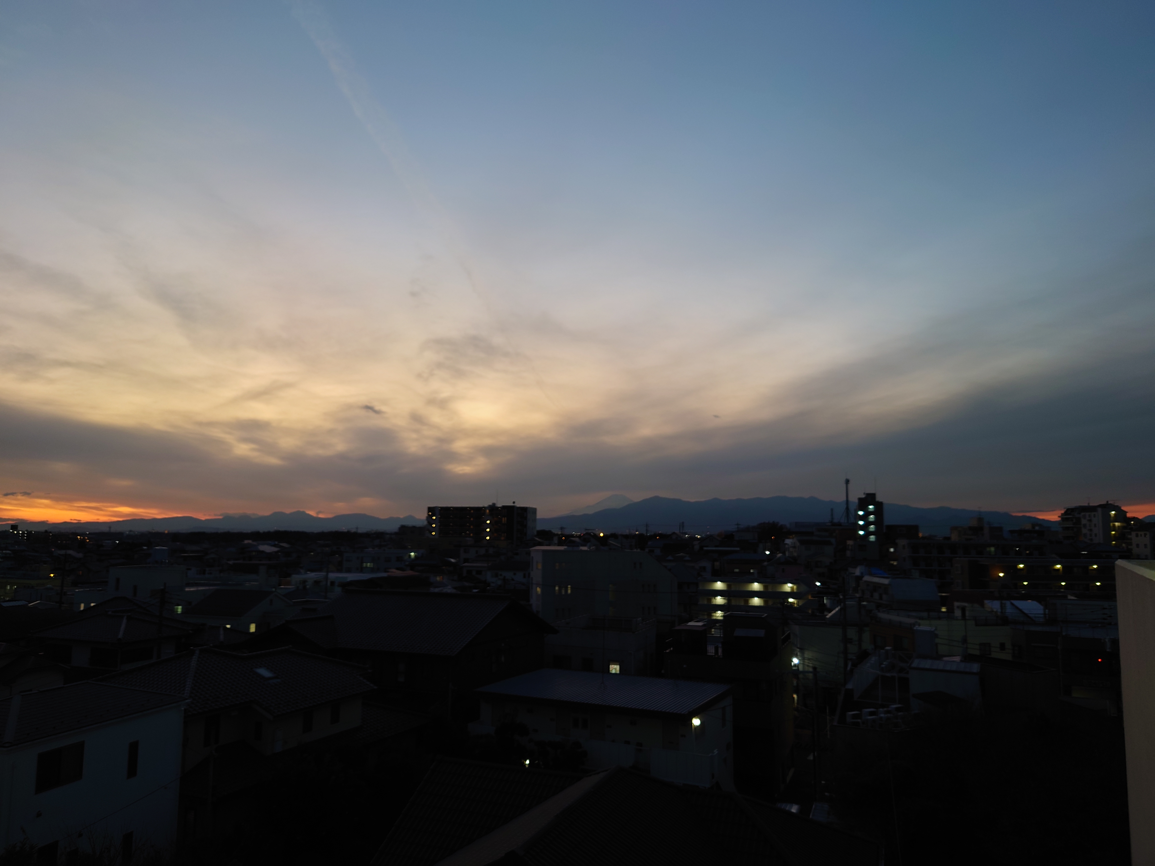 夕日（富士山望遠デジタルズーム10倍）