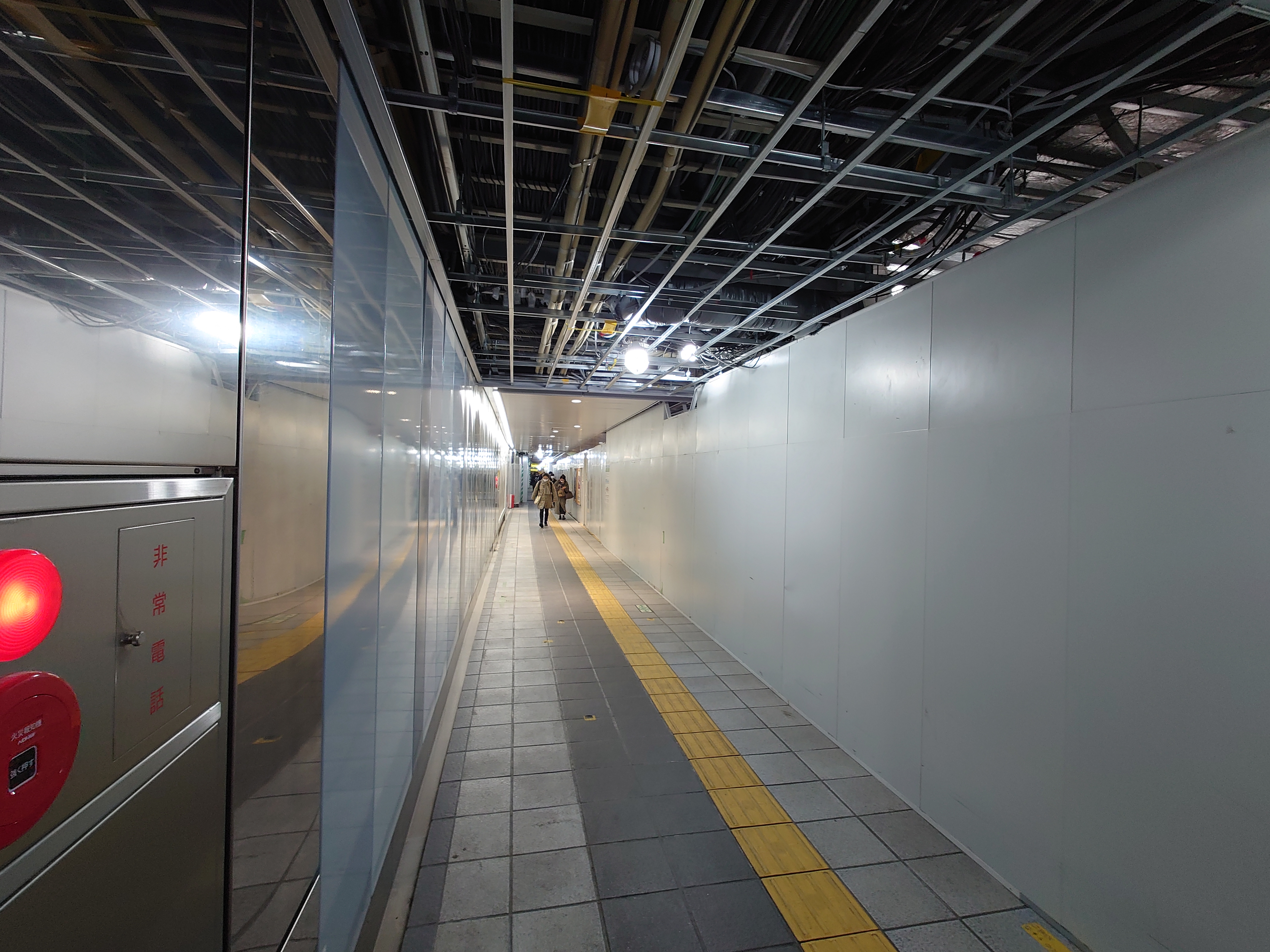 新横浜駅地下工事風景８（環状2号線を潜る通路）