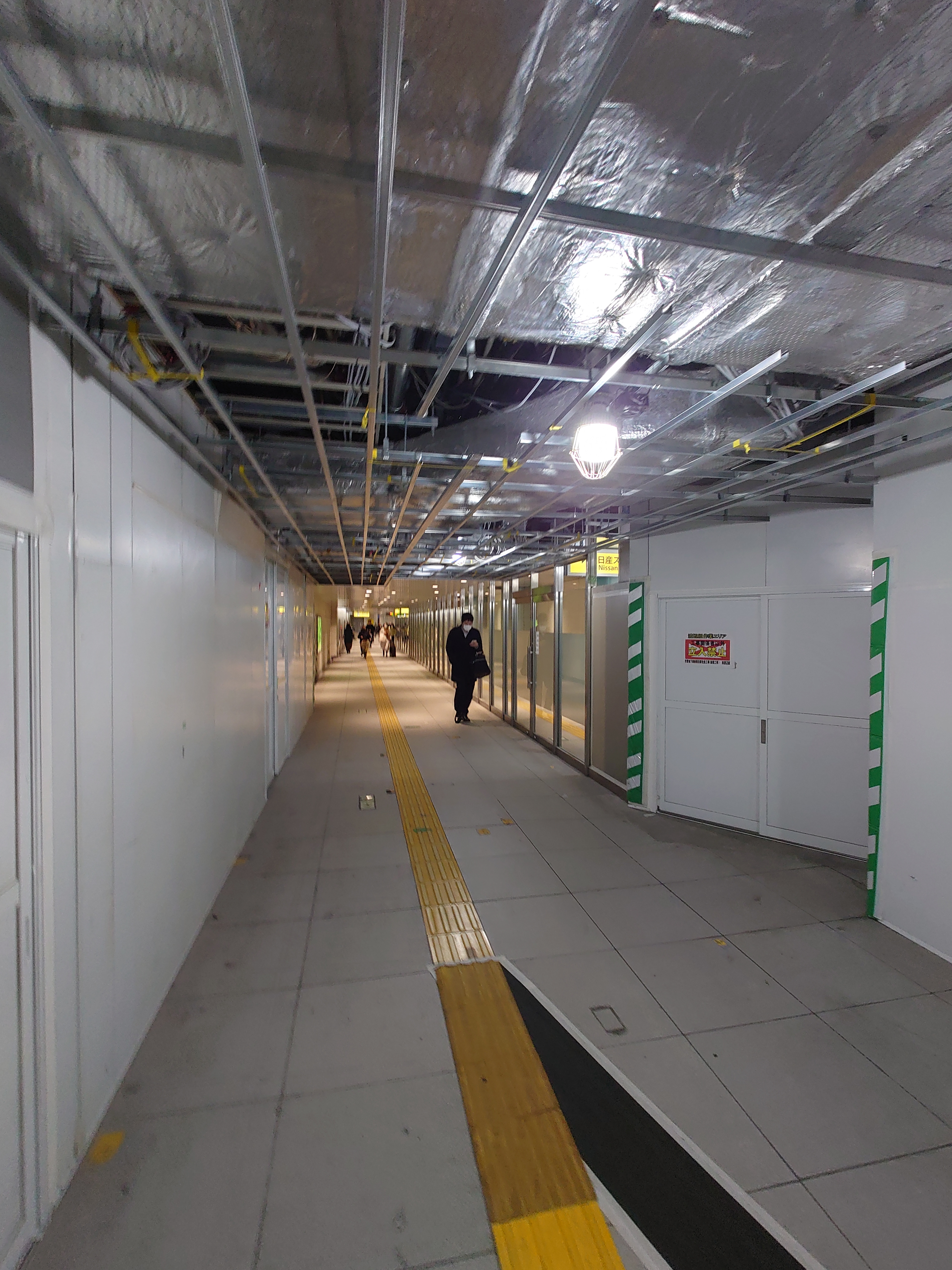 新横浜駅地下工事風景１５（環状2号線を潜る通路）