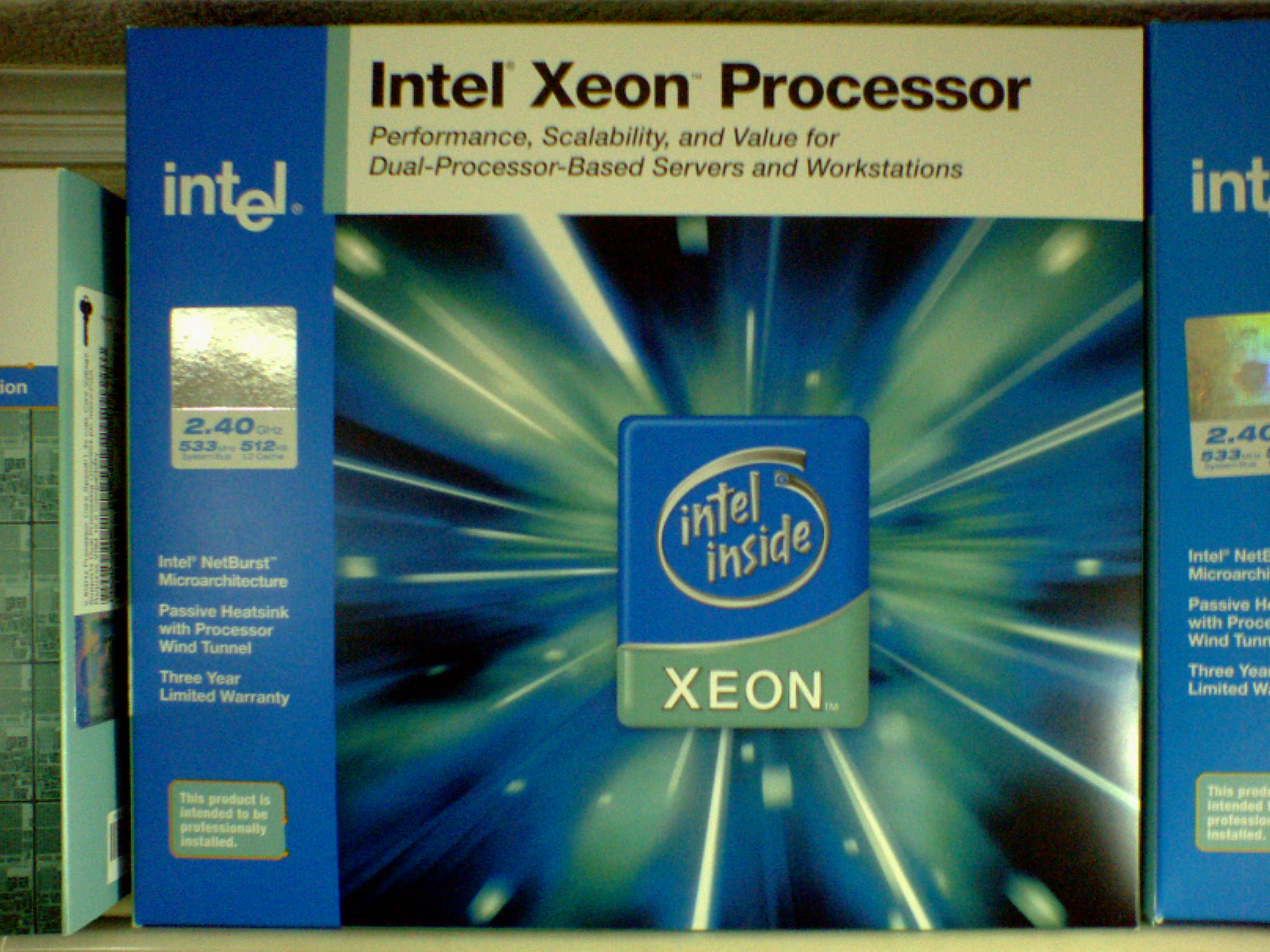 Xeon2.4GHzの箱