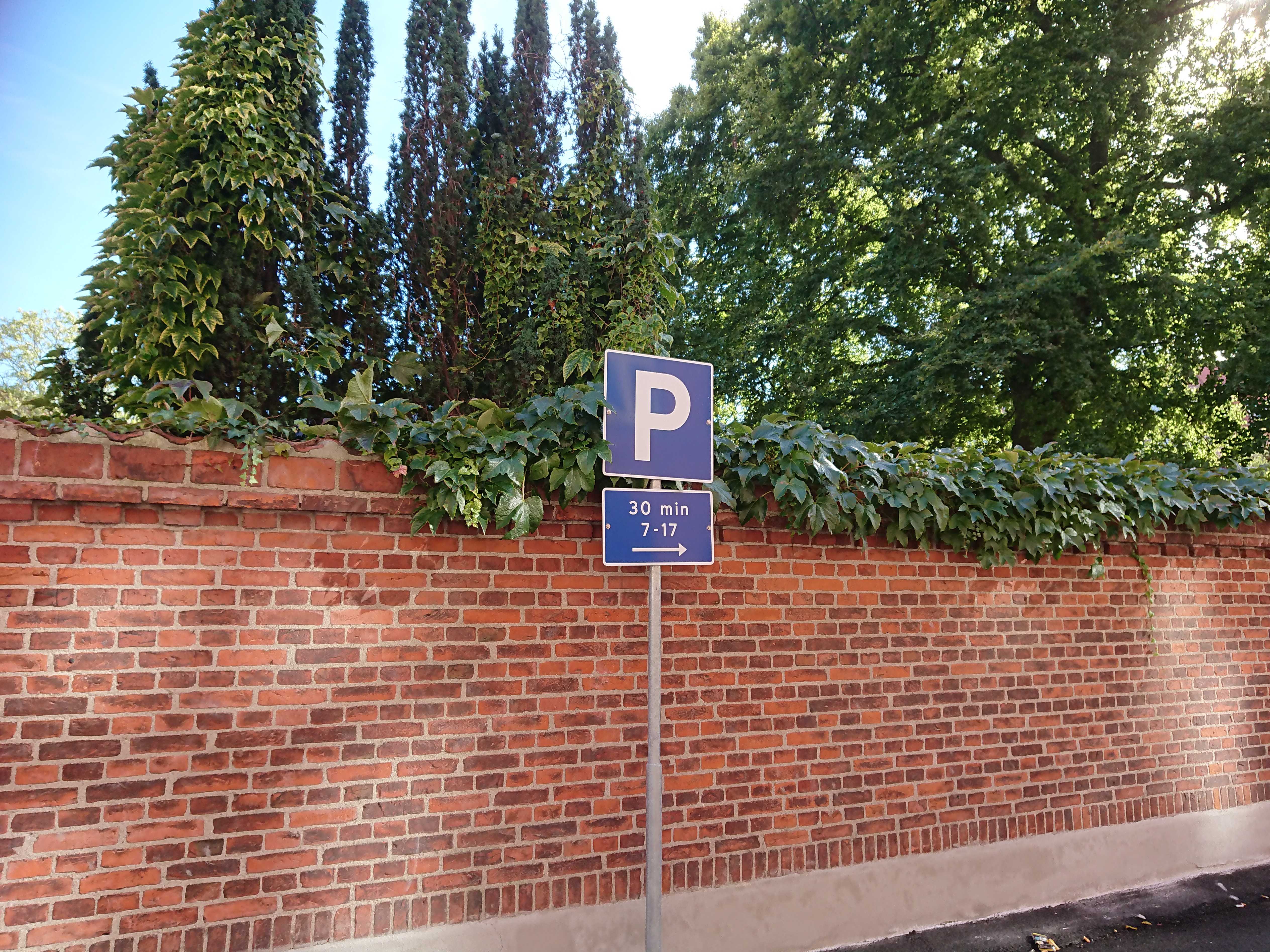 コペンハーゲン公営駐車場の標識
