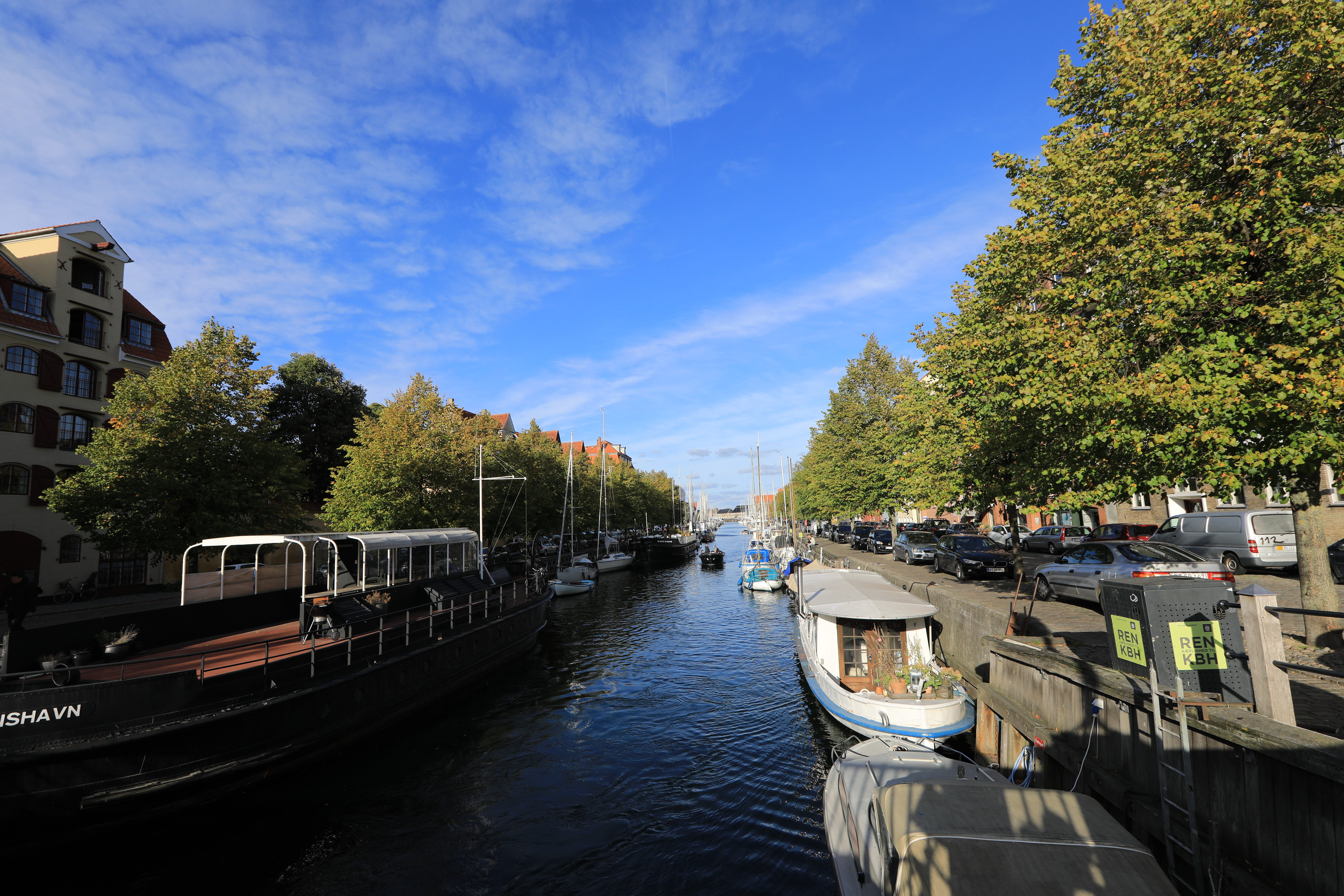 コペンハーゲンの街並み、川沿い