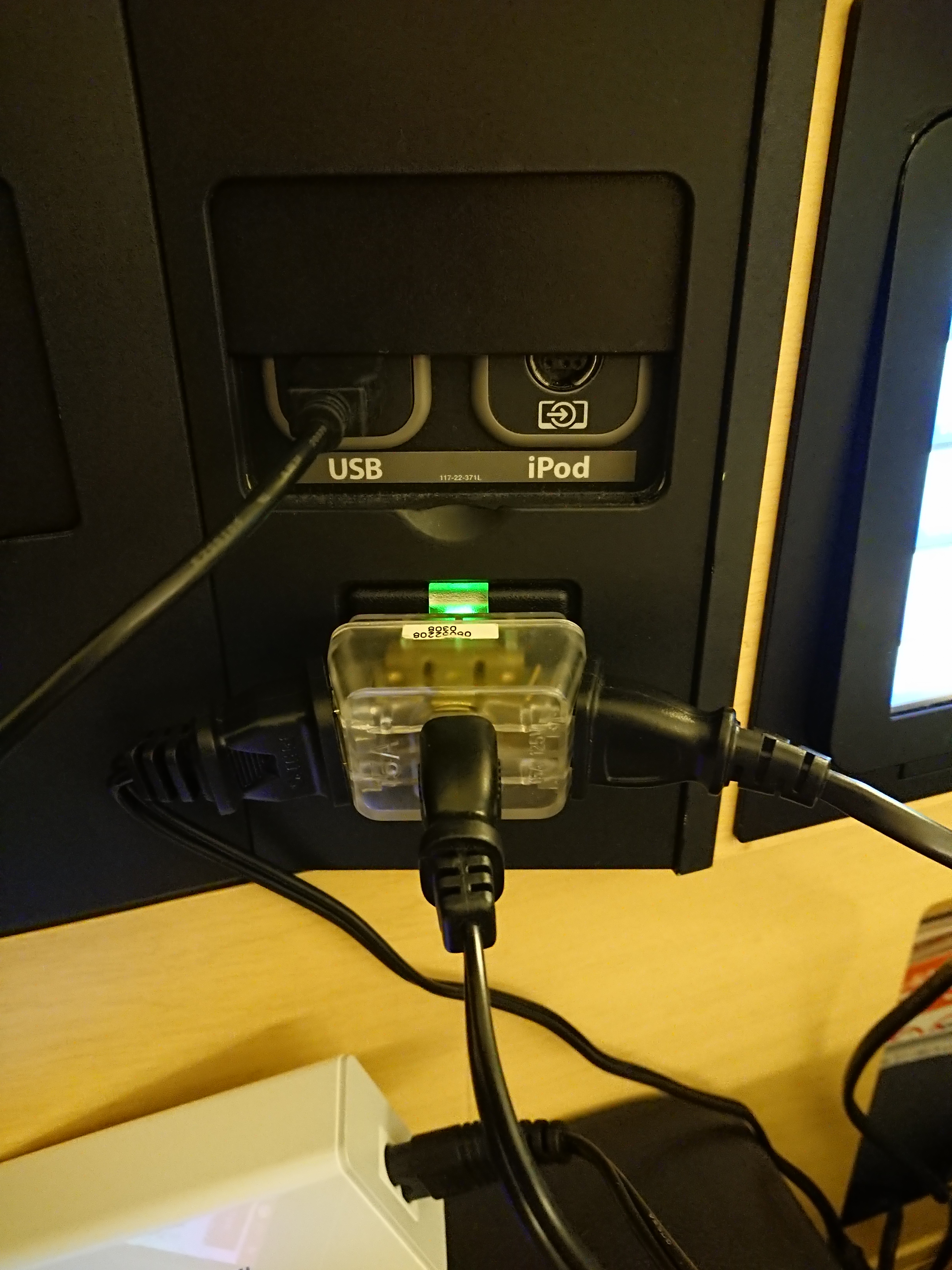 電源と充電端子