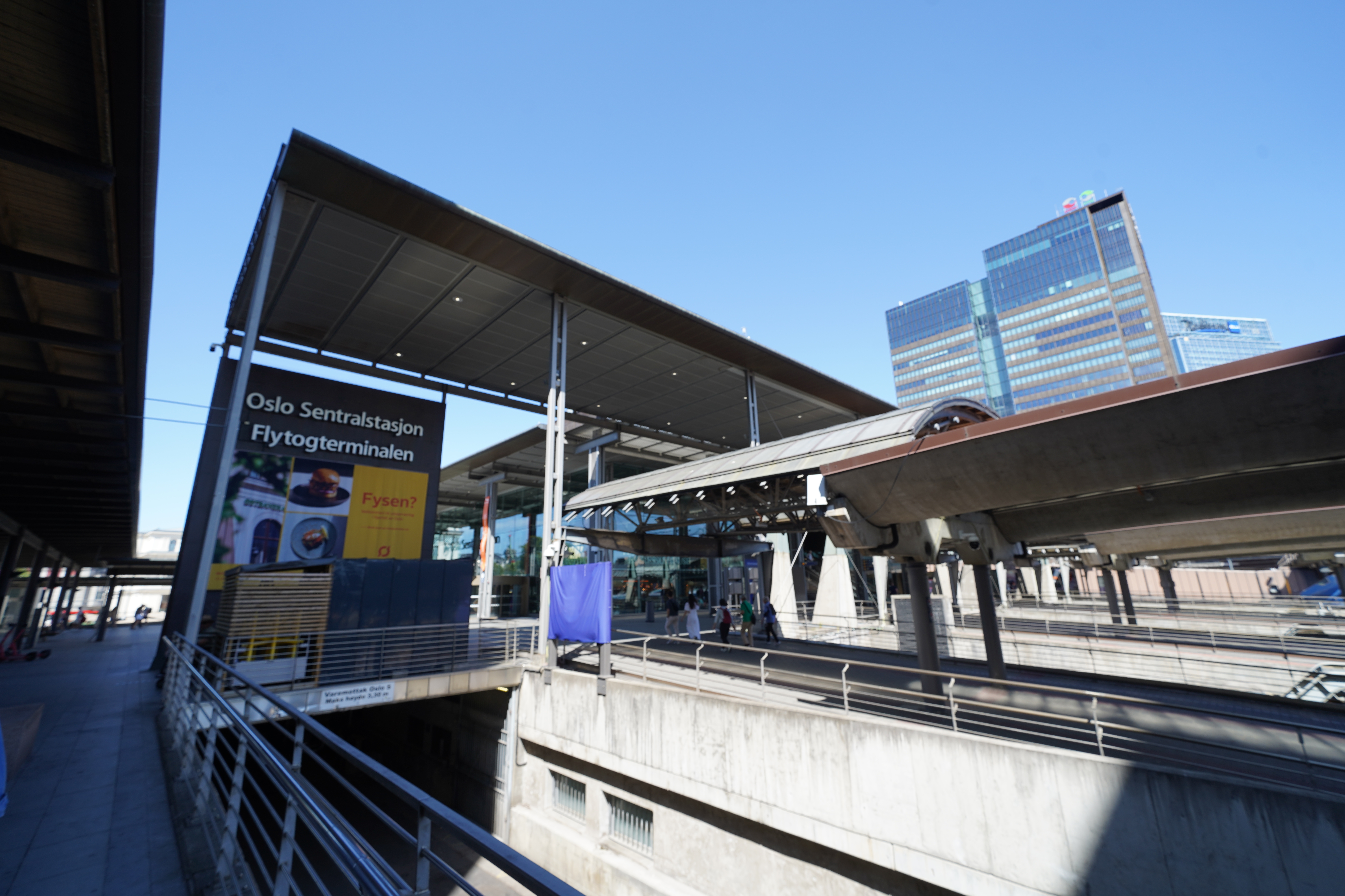 オスロ中央駅（横から）