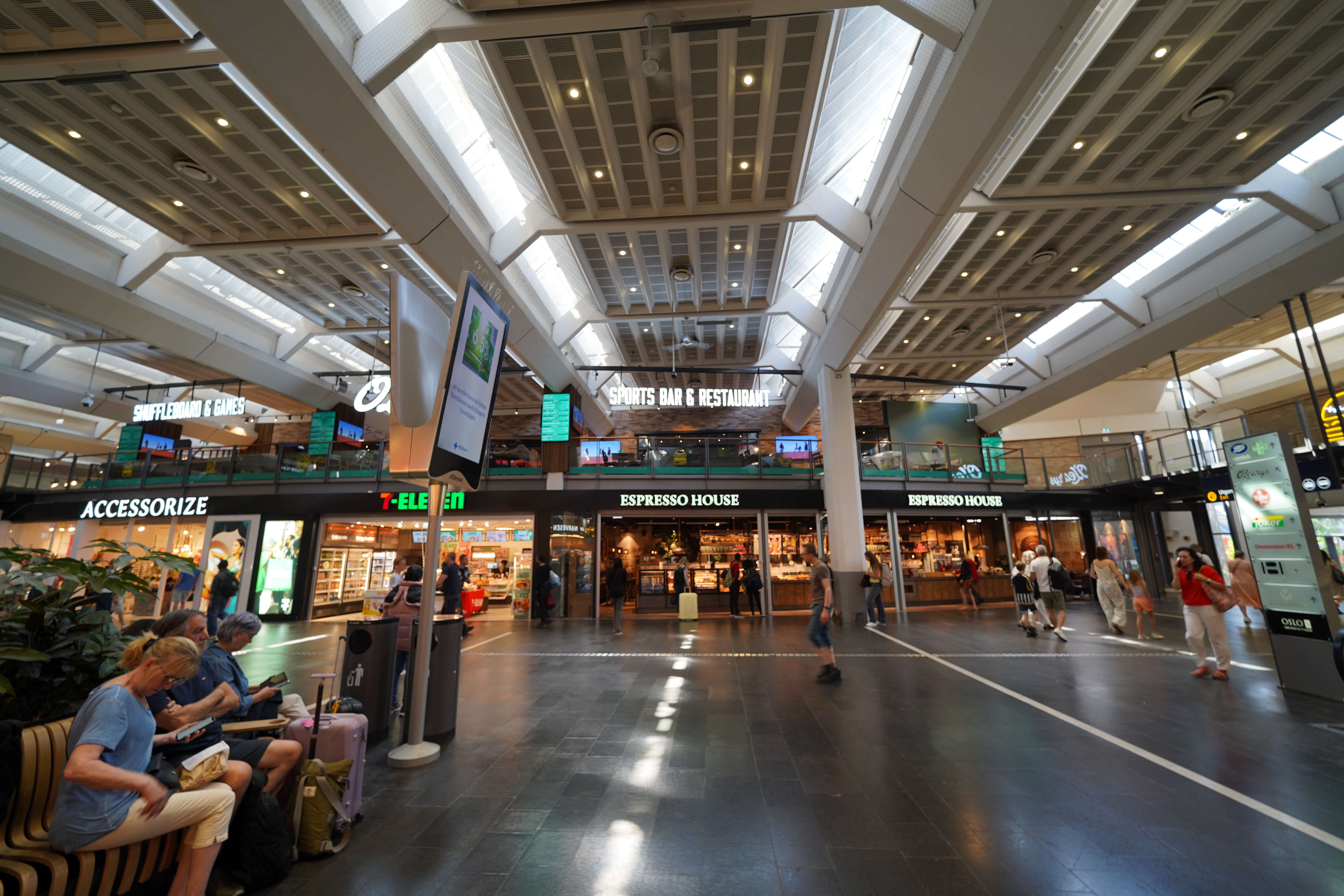 オスロ中央駅内のお店２