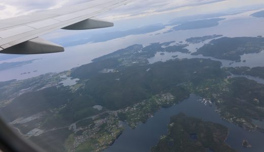 ベルゲン空港からオスロ空港へ移動（上空からフィヨルド鑑賞）