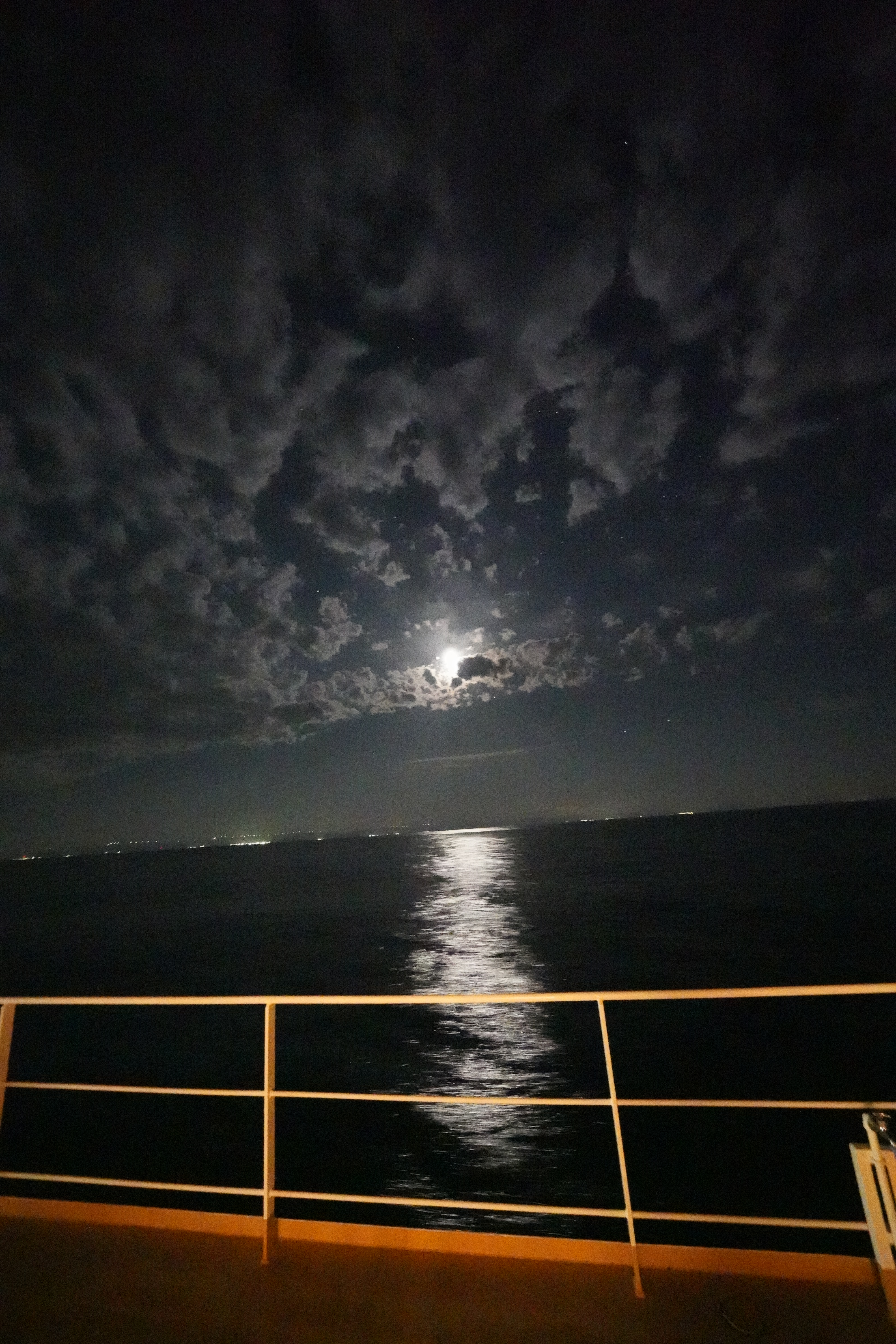 バルコニーの月夜４