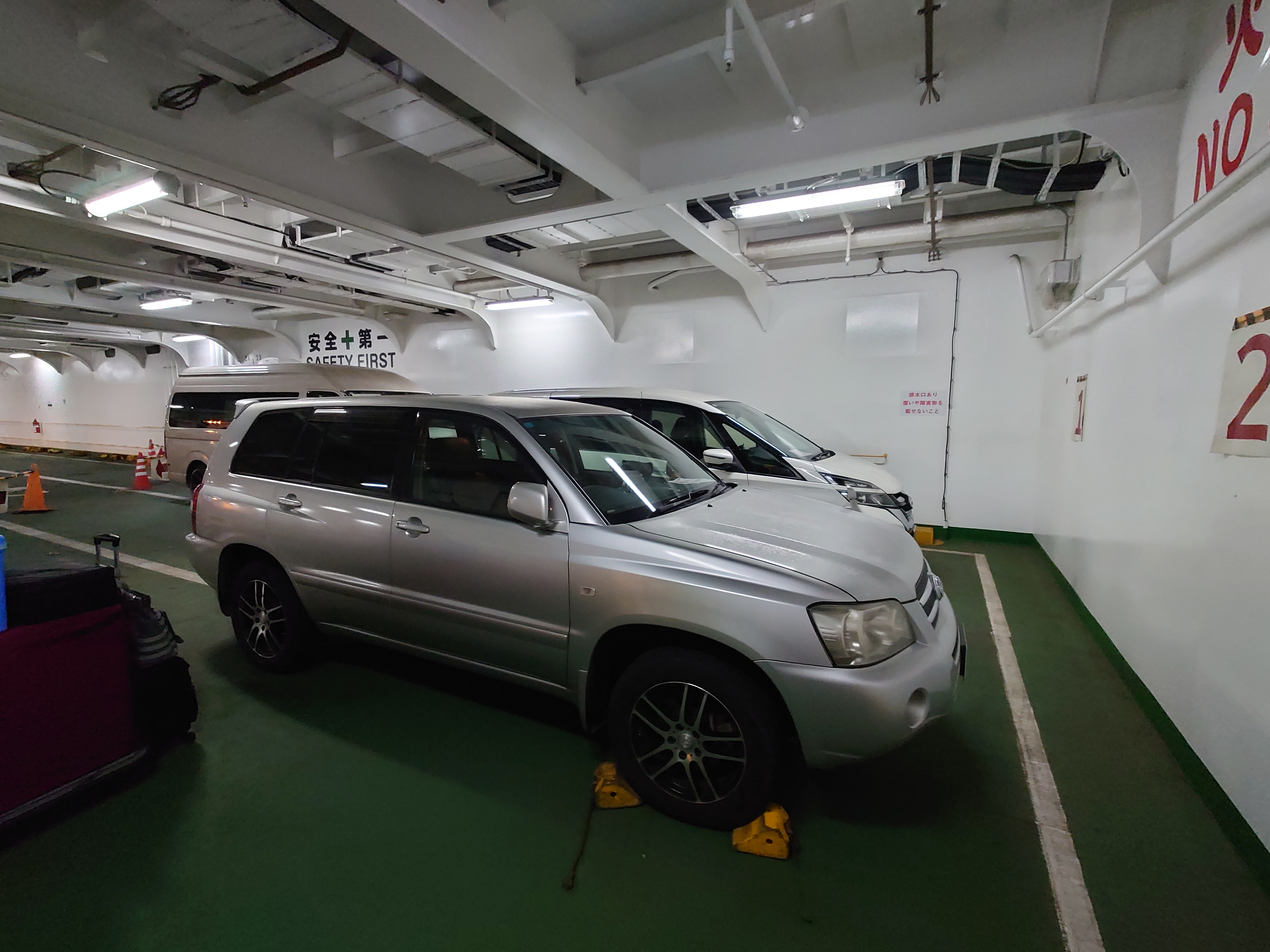 さんふらわあさっぽろの船内に駐車