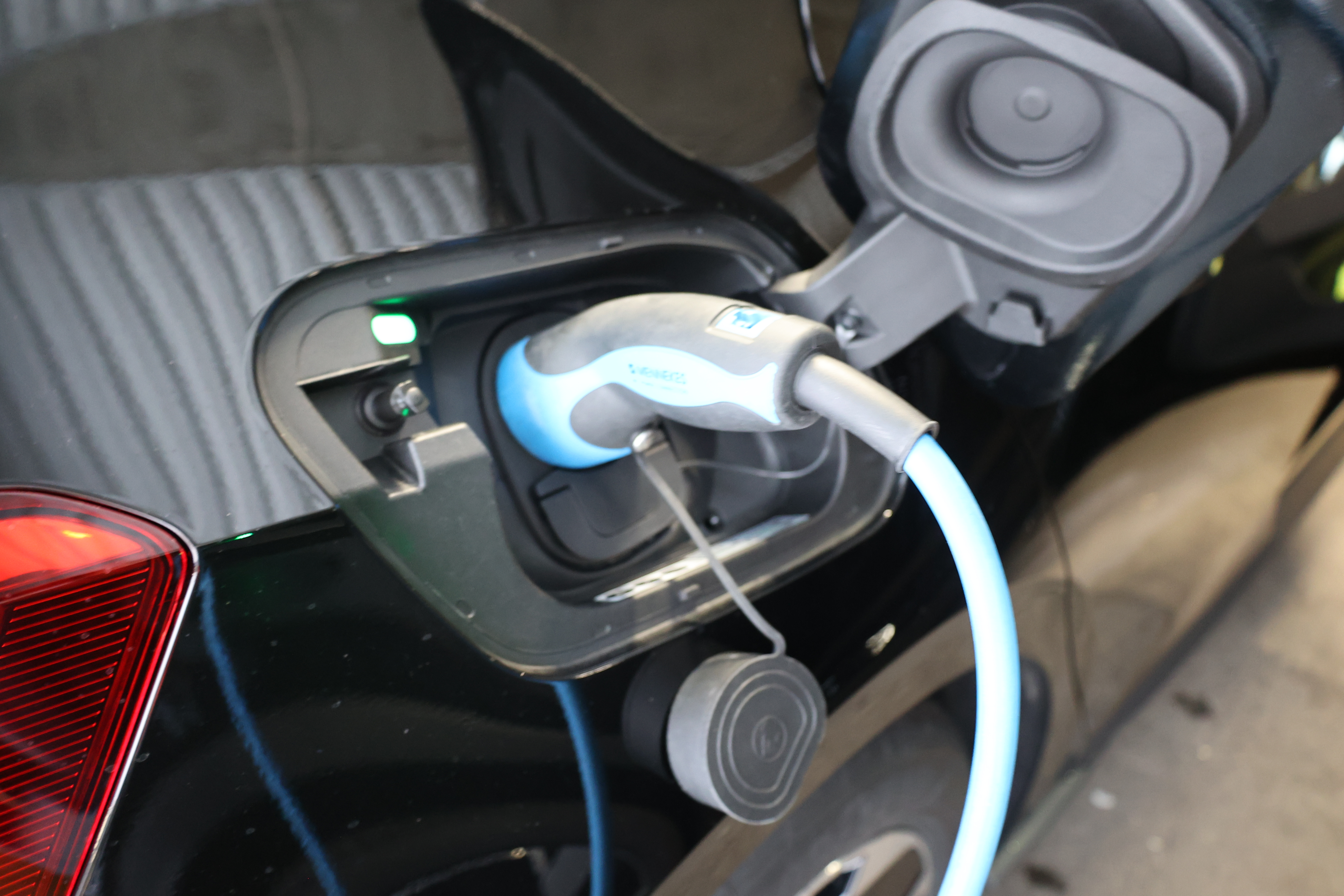 .充電器が刺さっている