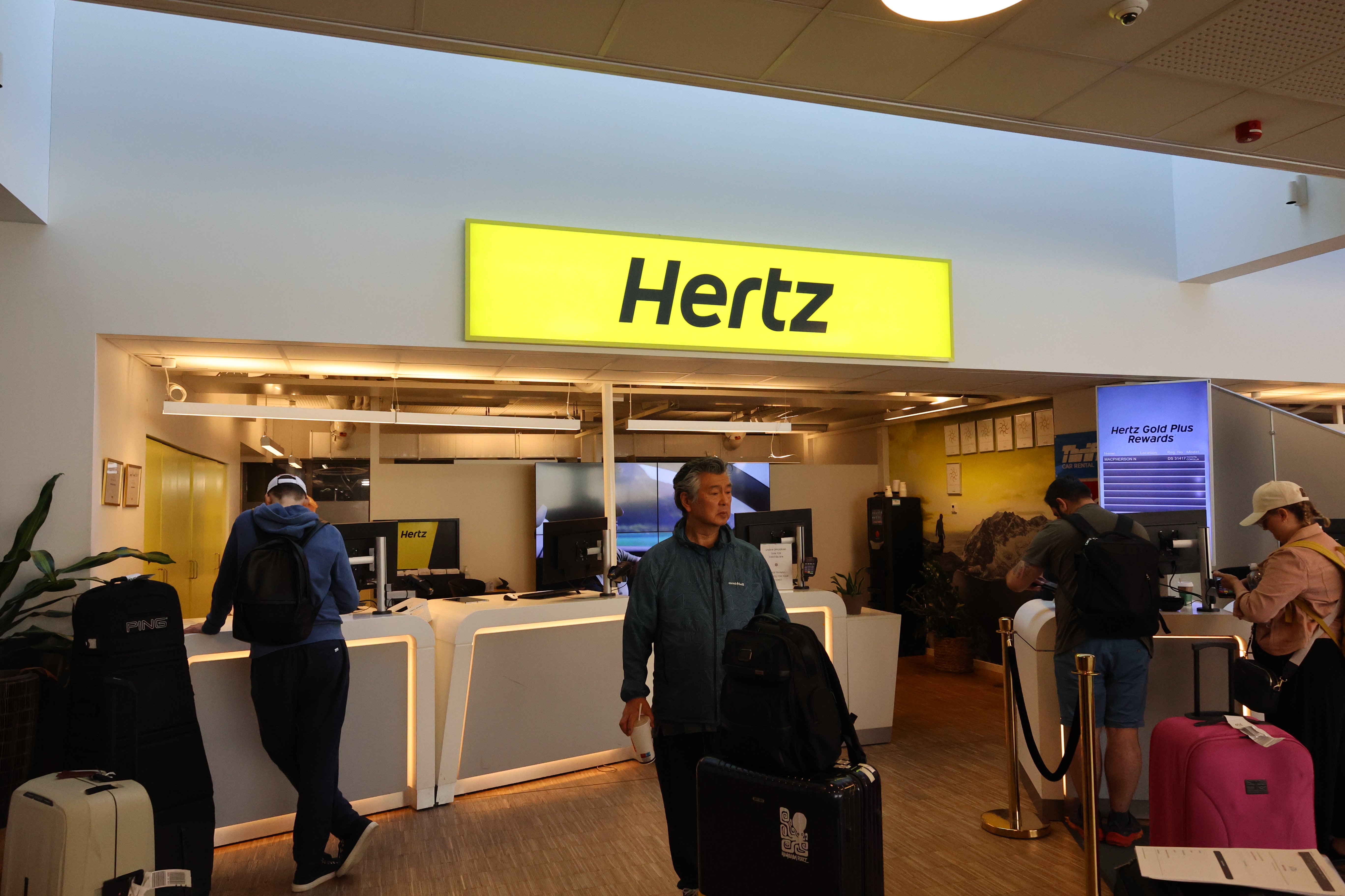 Hertzの受付１