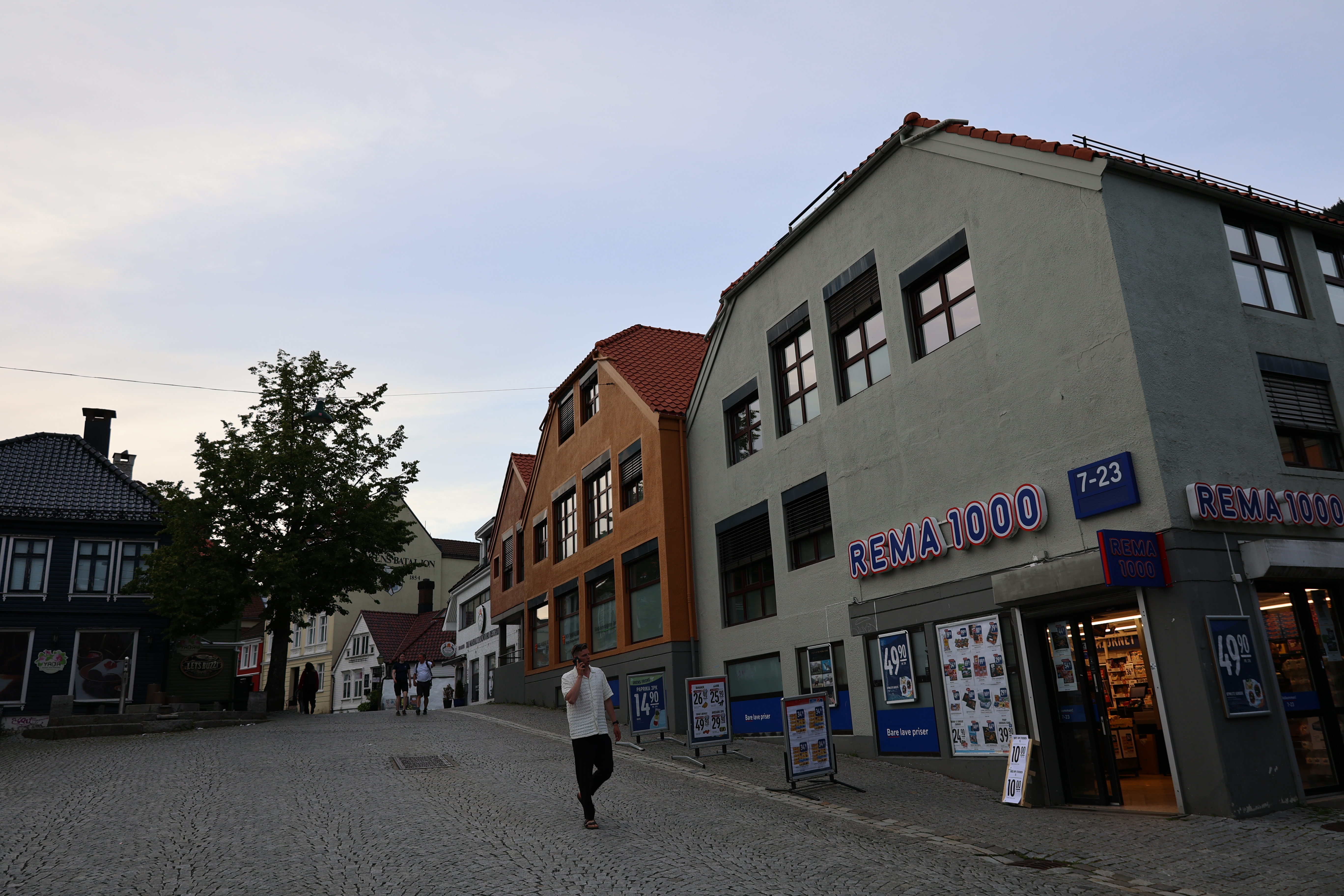 ベルゲン市街地のスーパーREMA