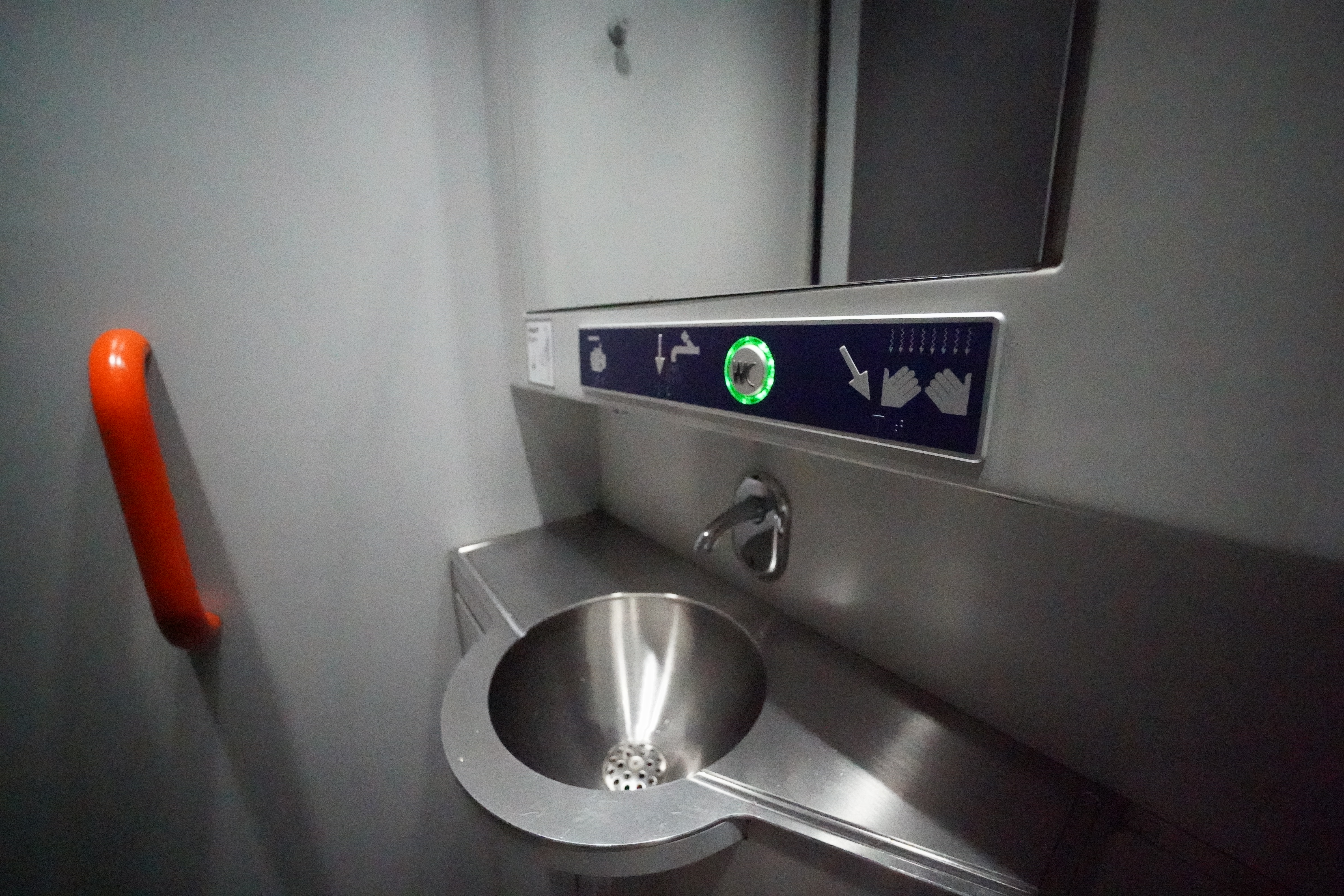 ベルゲン急行のトイレの手洗い場