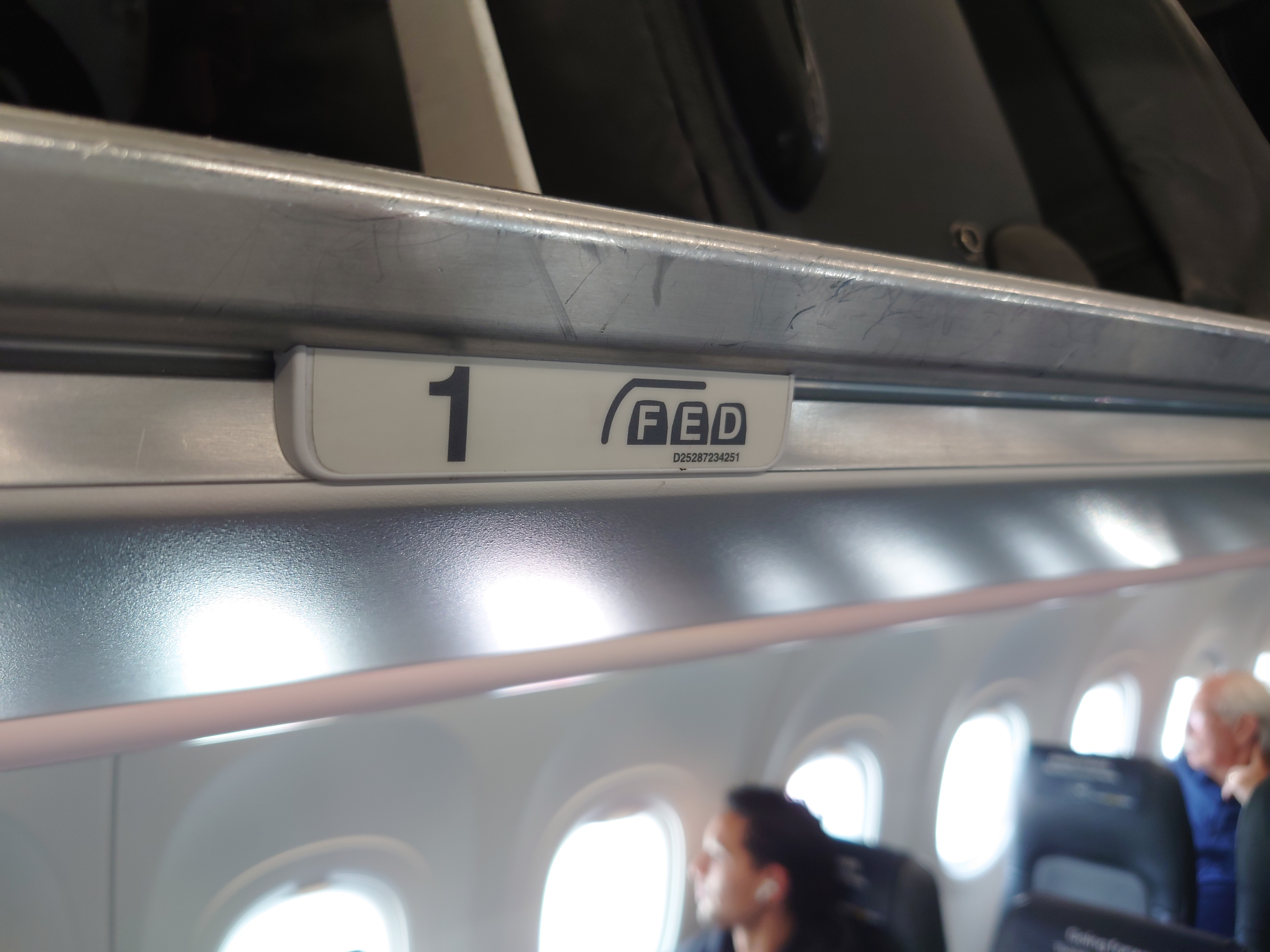 指定された座席は、「1F」