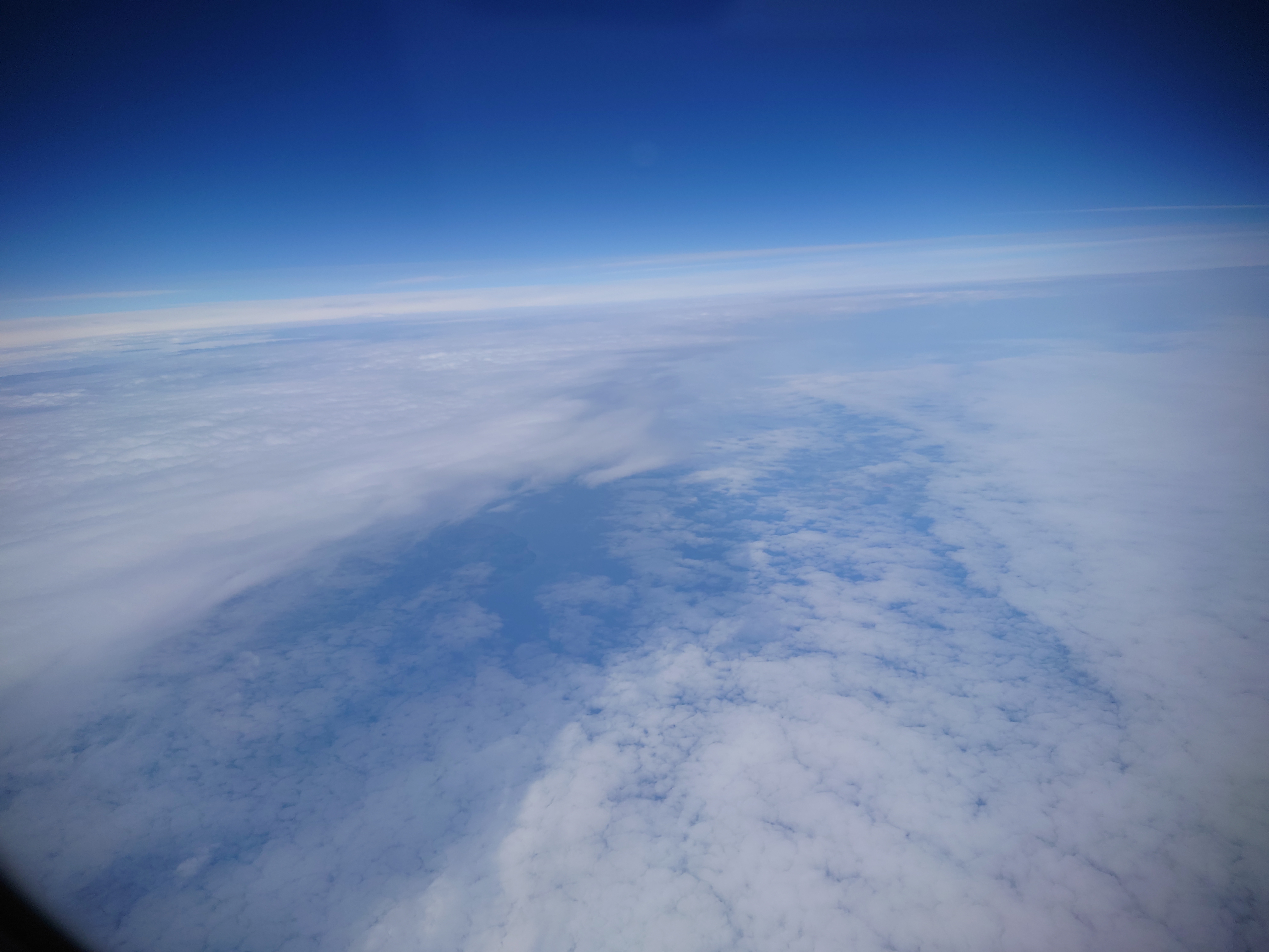 雲が多い