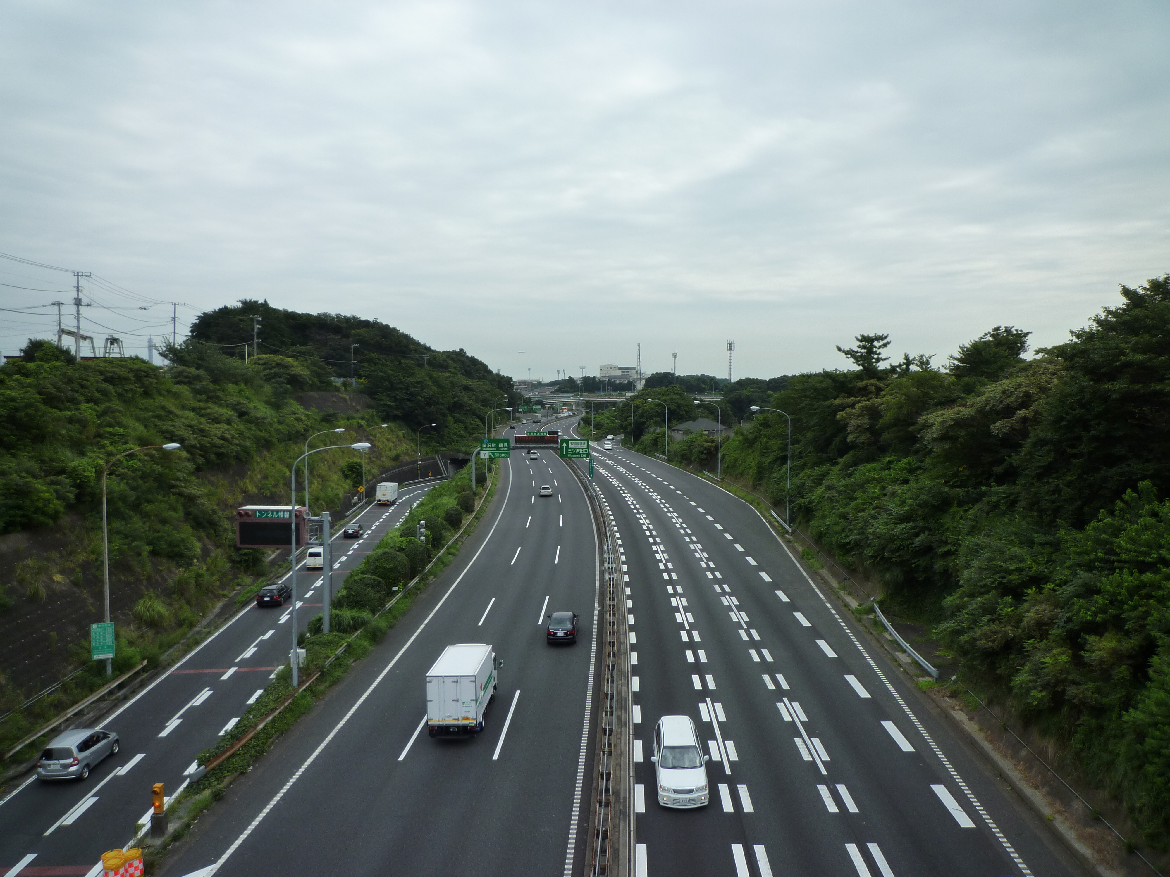 第三京浜を羽沢渡月橋から見る２