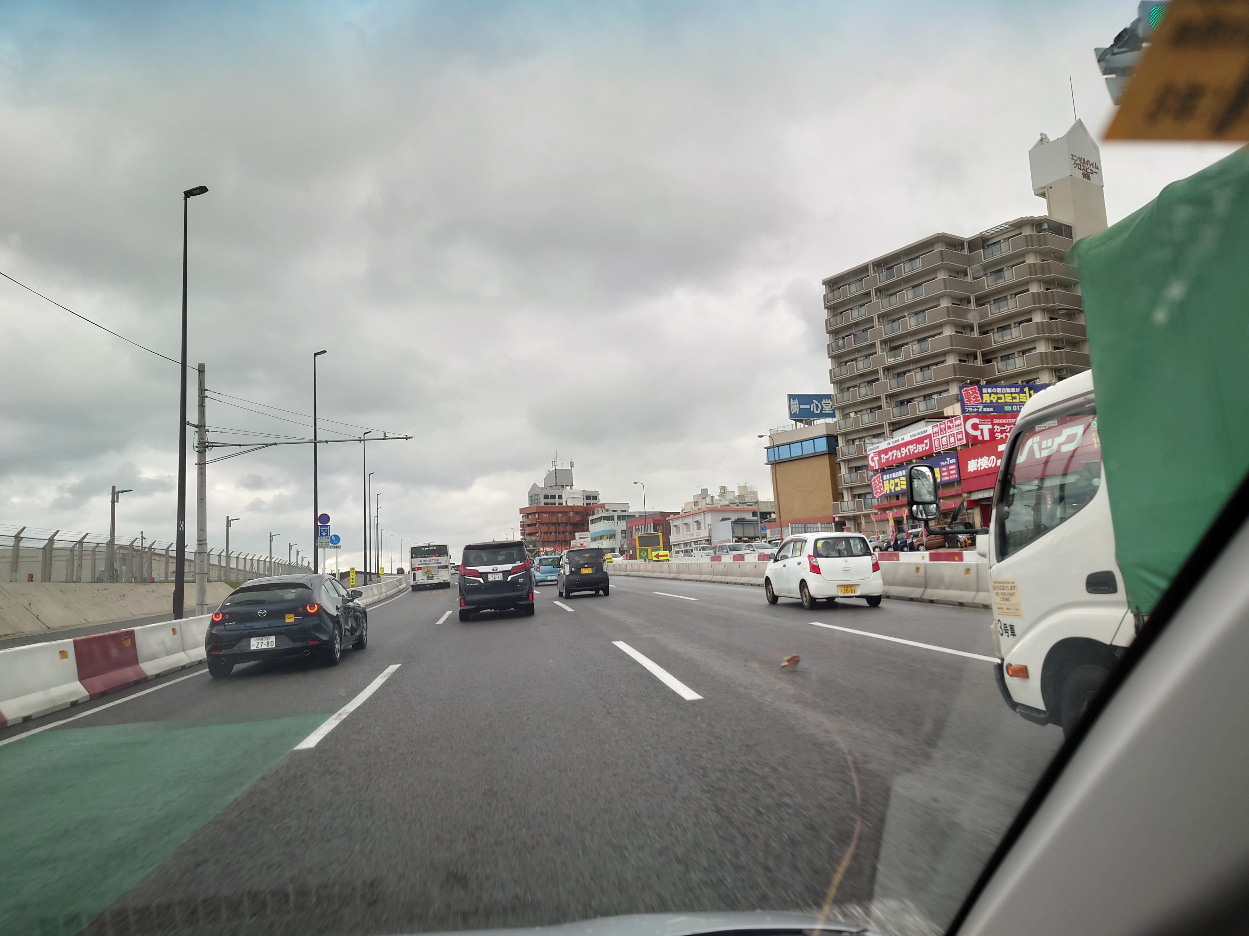 国道56号線が8車線化１