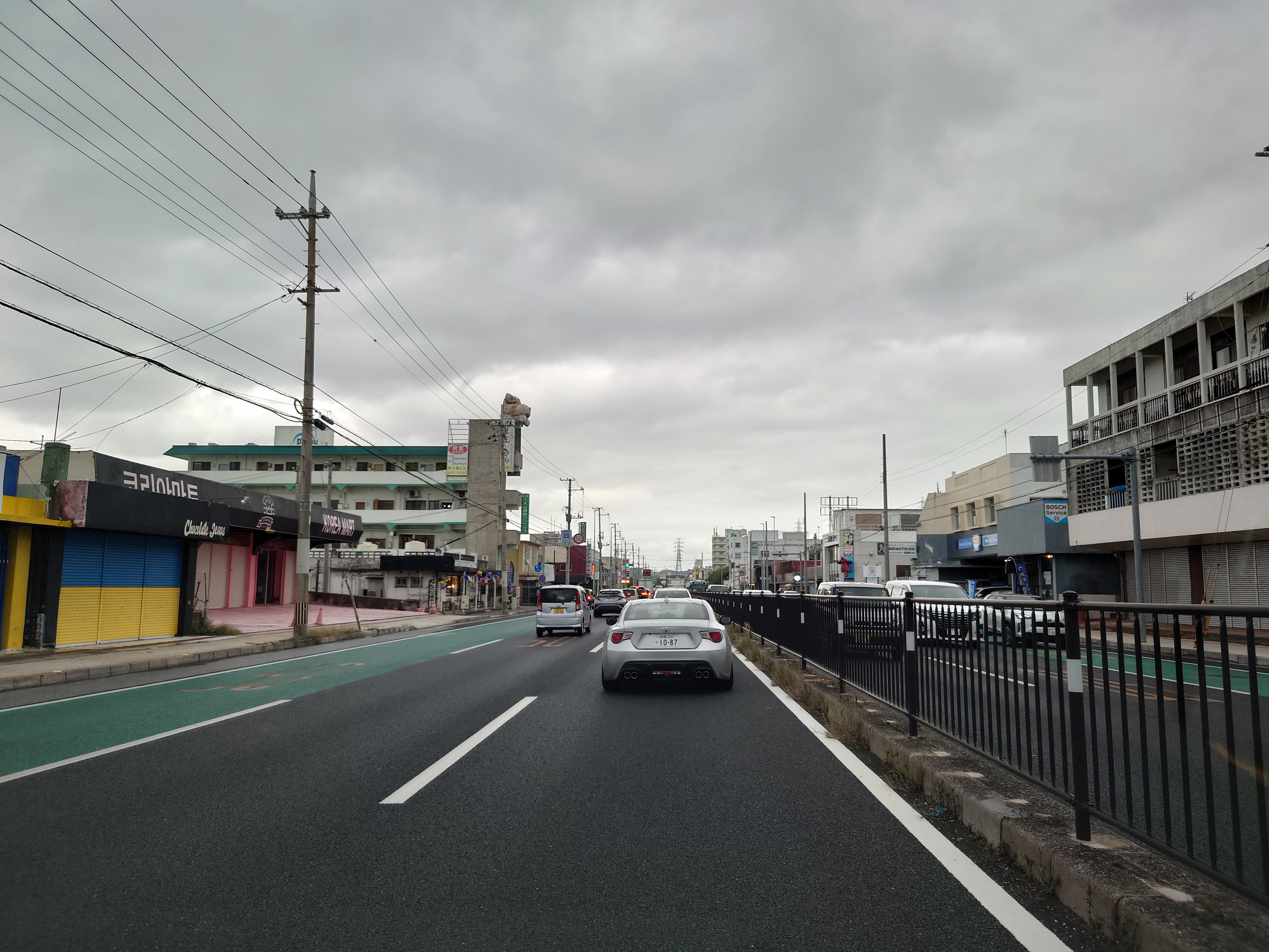 6車線部分の国道56号