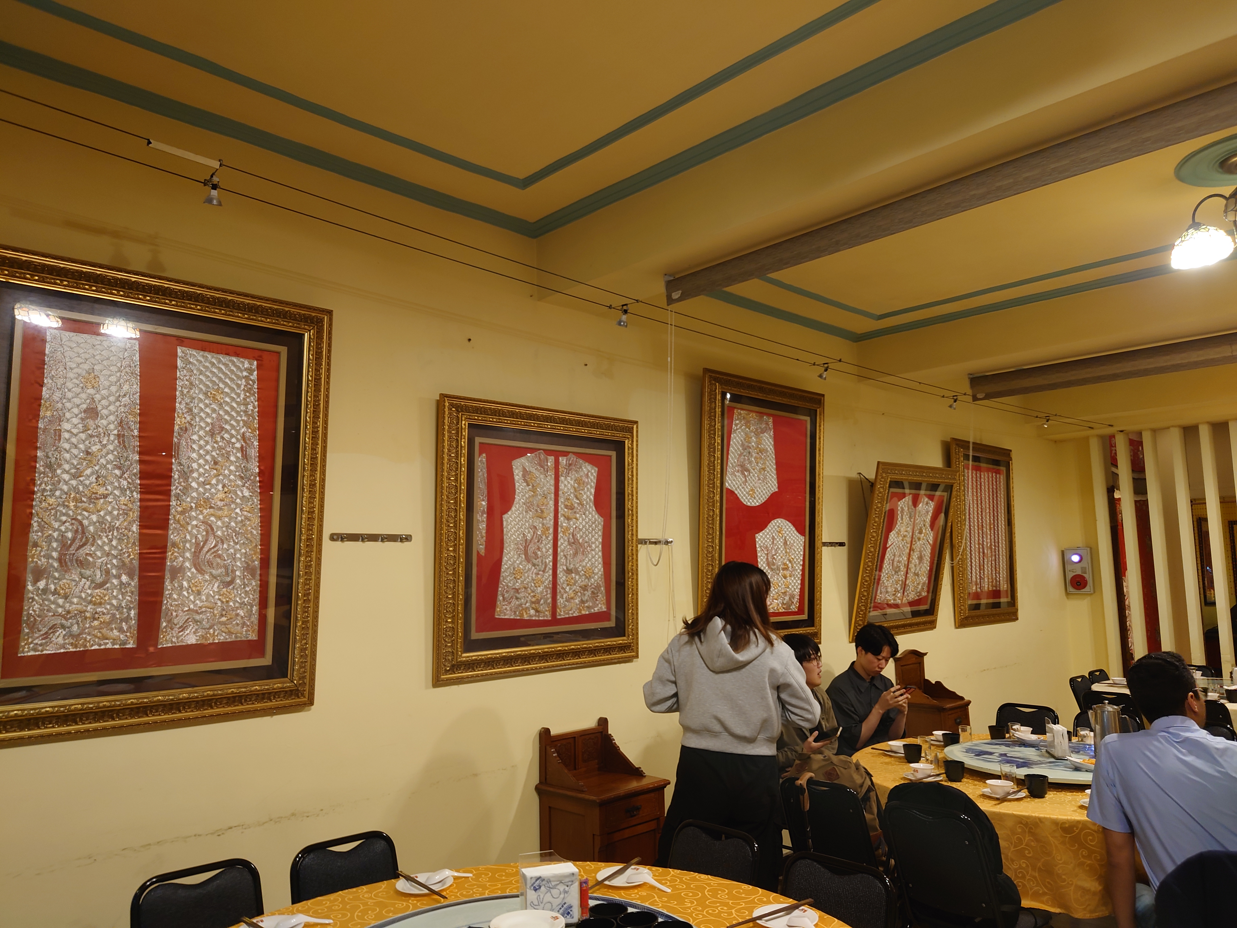 2階のテーブル席２