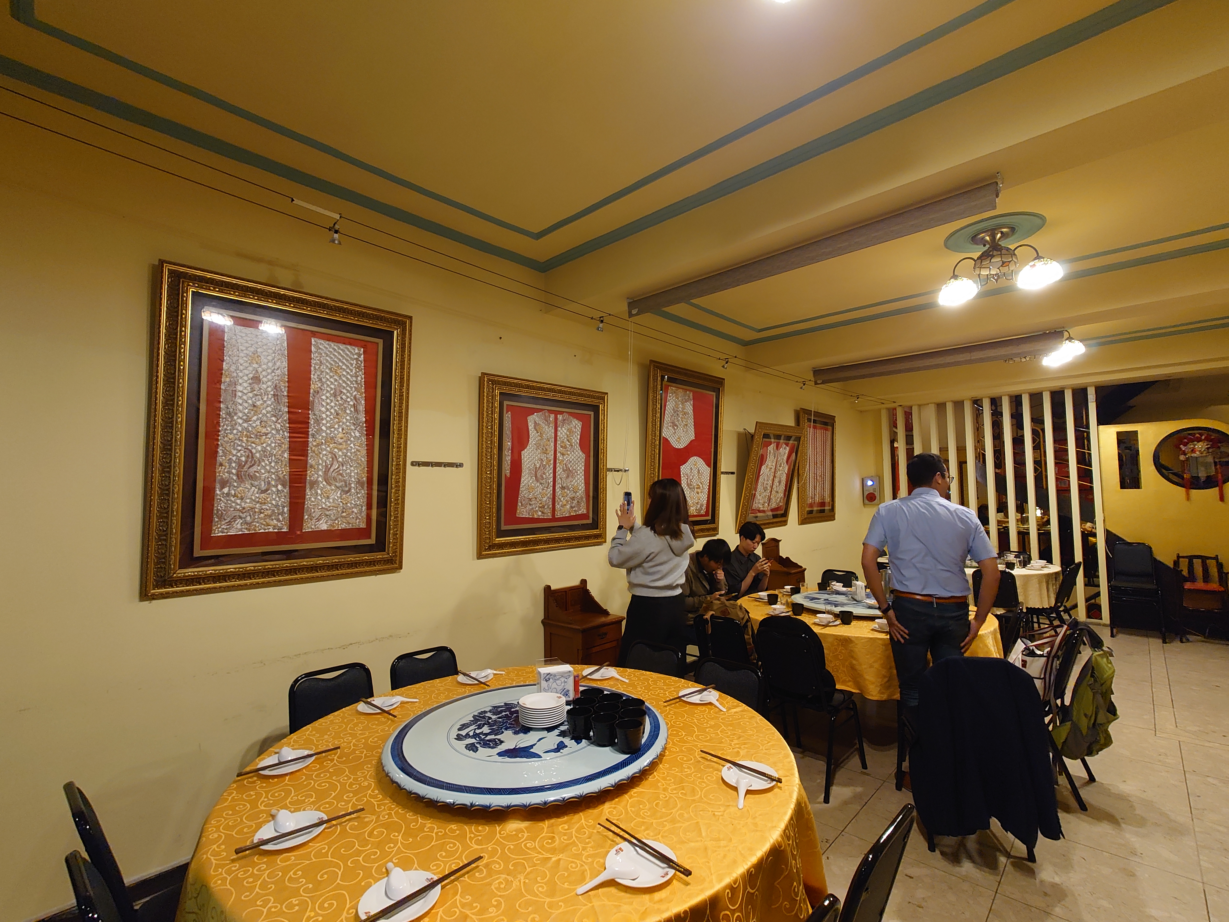 2階のテーブル席３