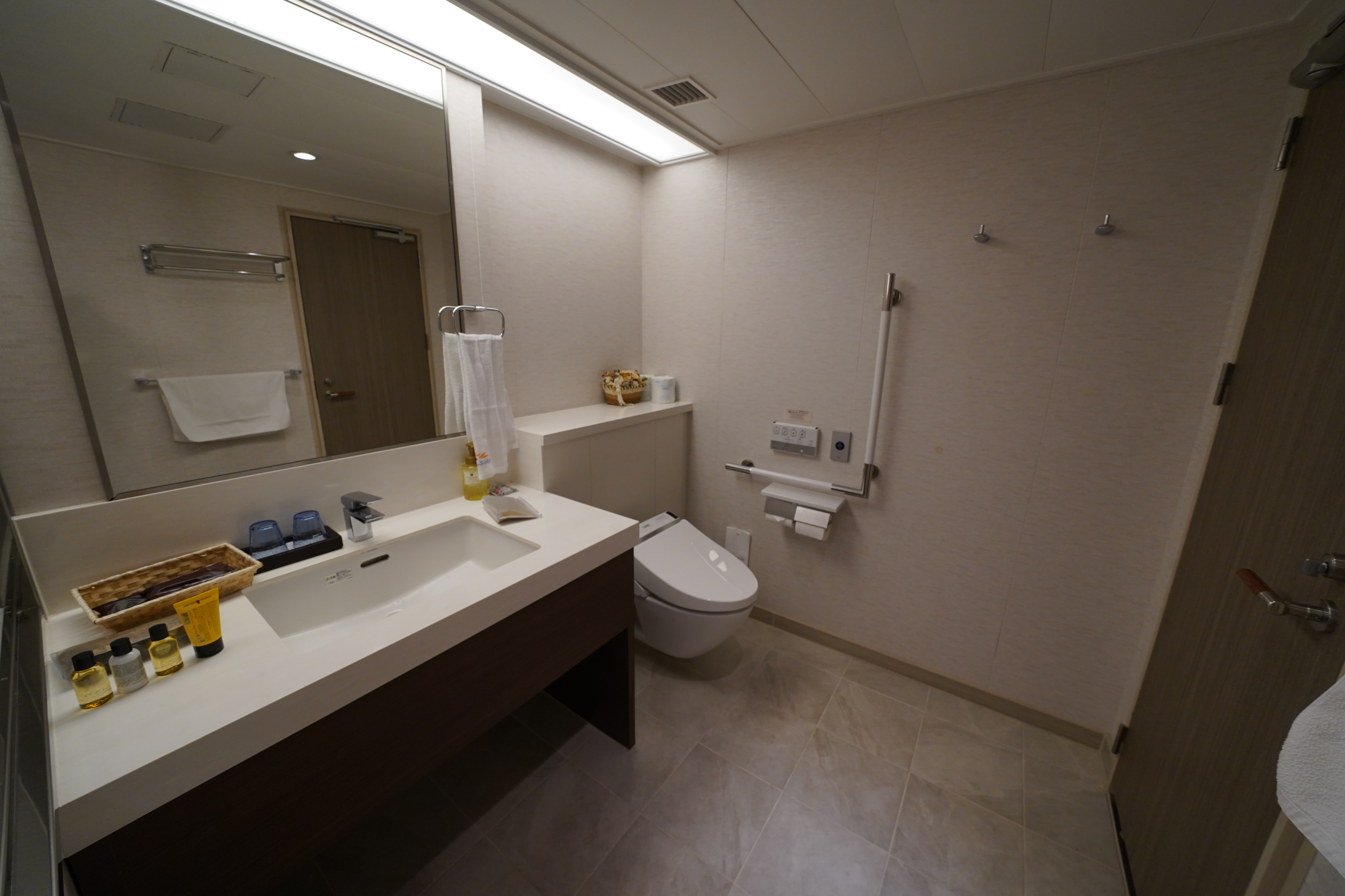 洗面台とトイレ 洗面台とトイレ