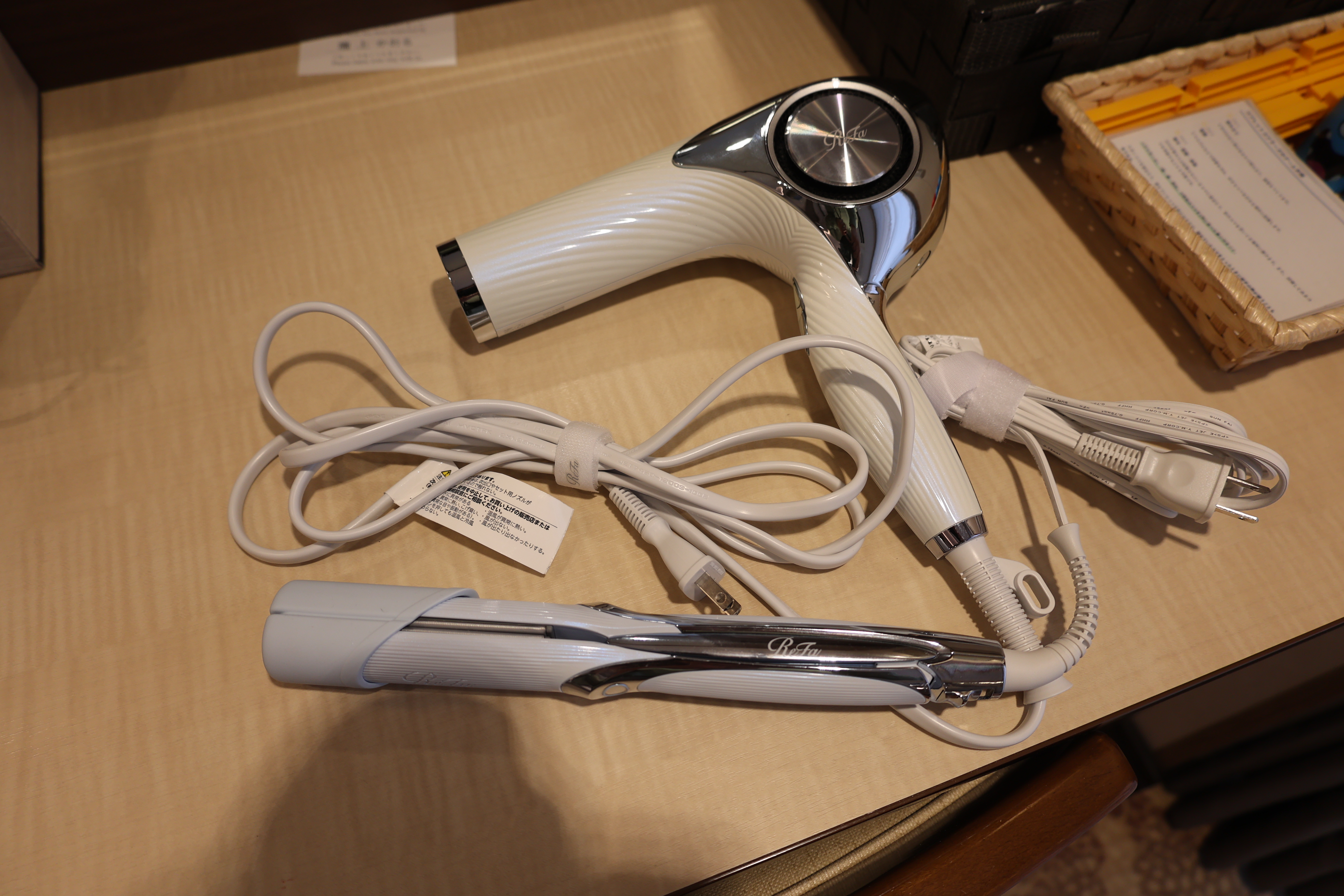 ReFaのドライヤーとヘアアイロン ReFaのドライヤーとヘアアイロン