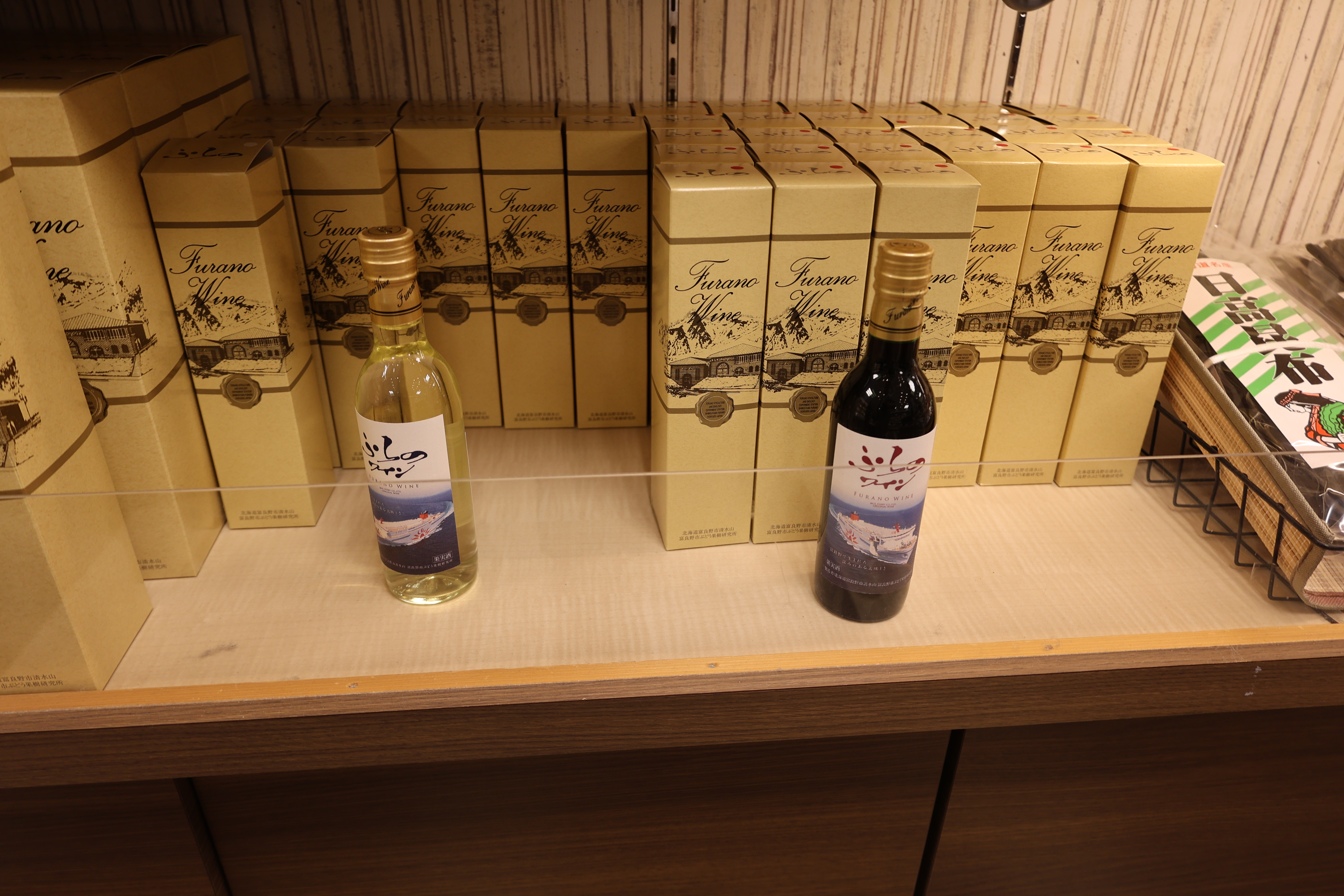 売店のワイン３