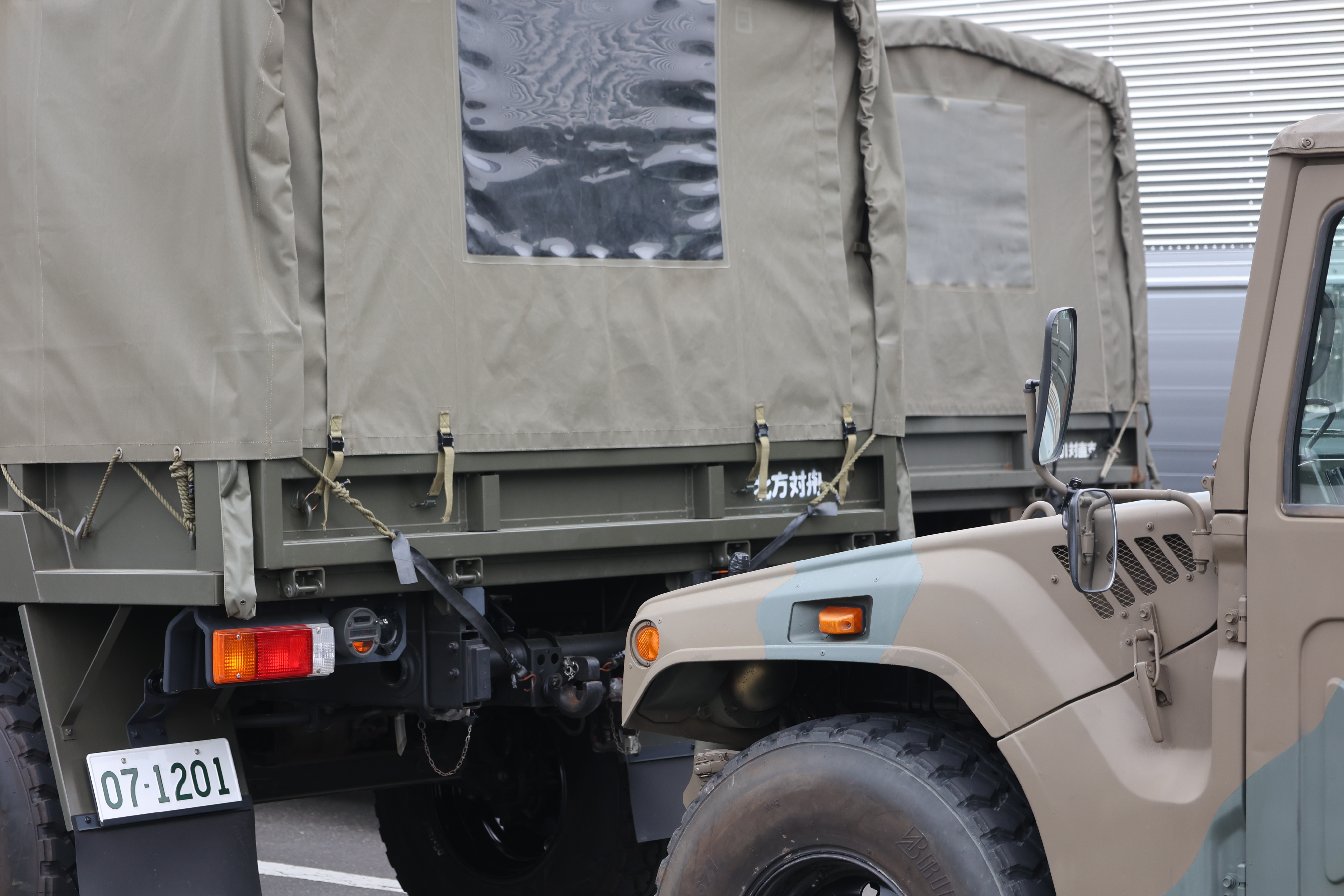 フェリーターミナルの陸軍車両軍１９