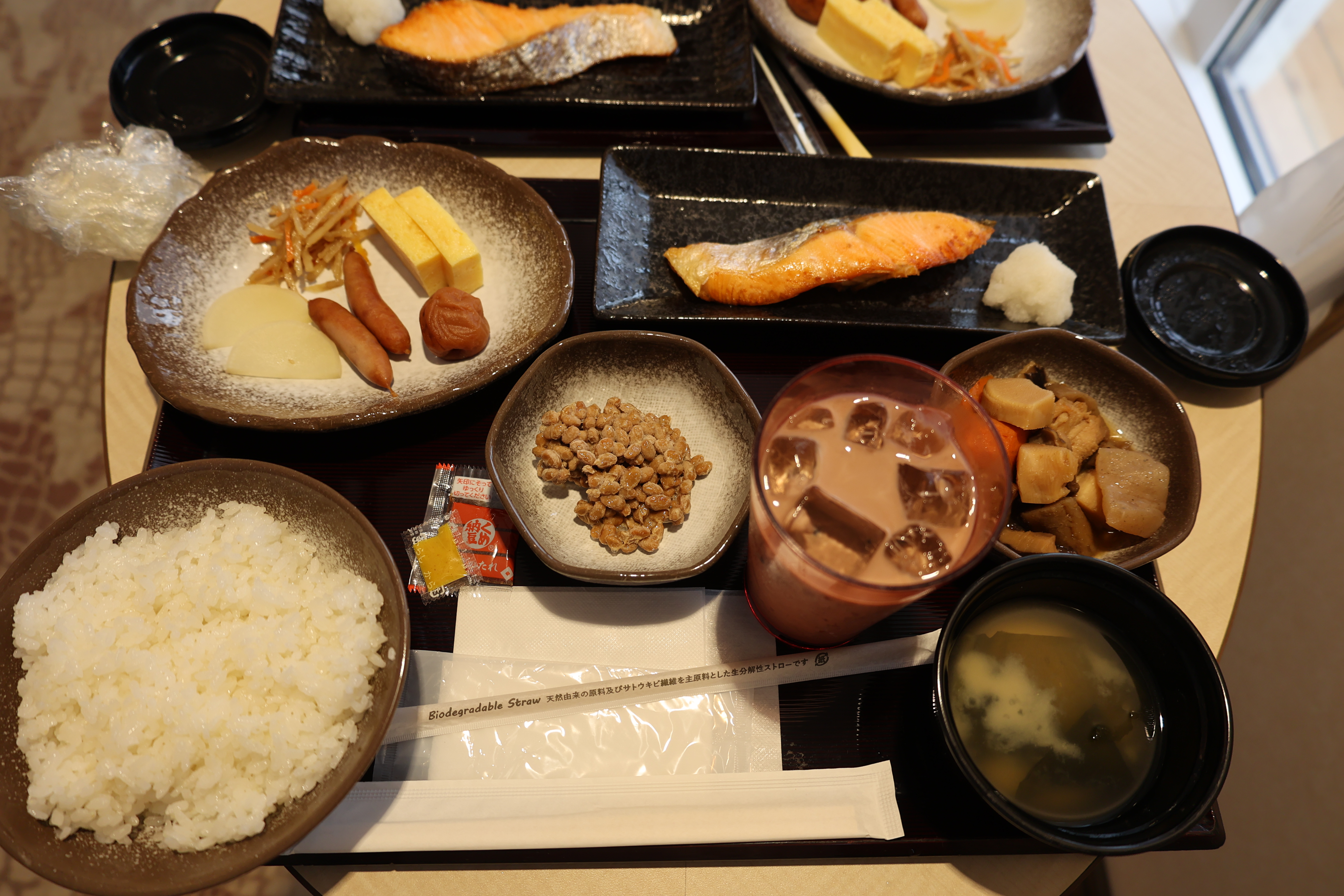朝食の部屋食３