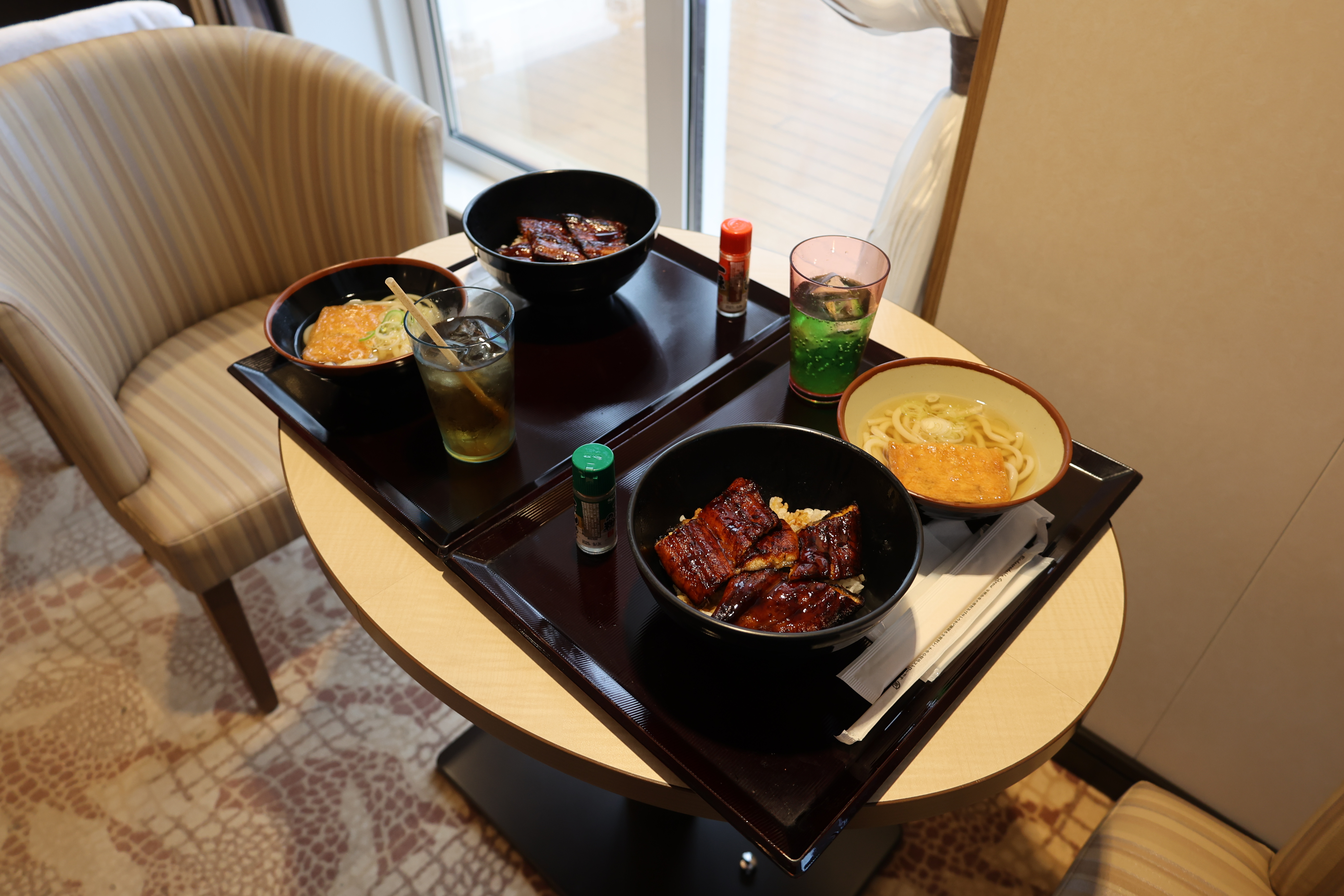 昼食の部屋食３