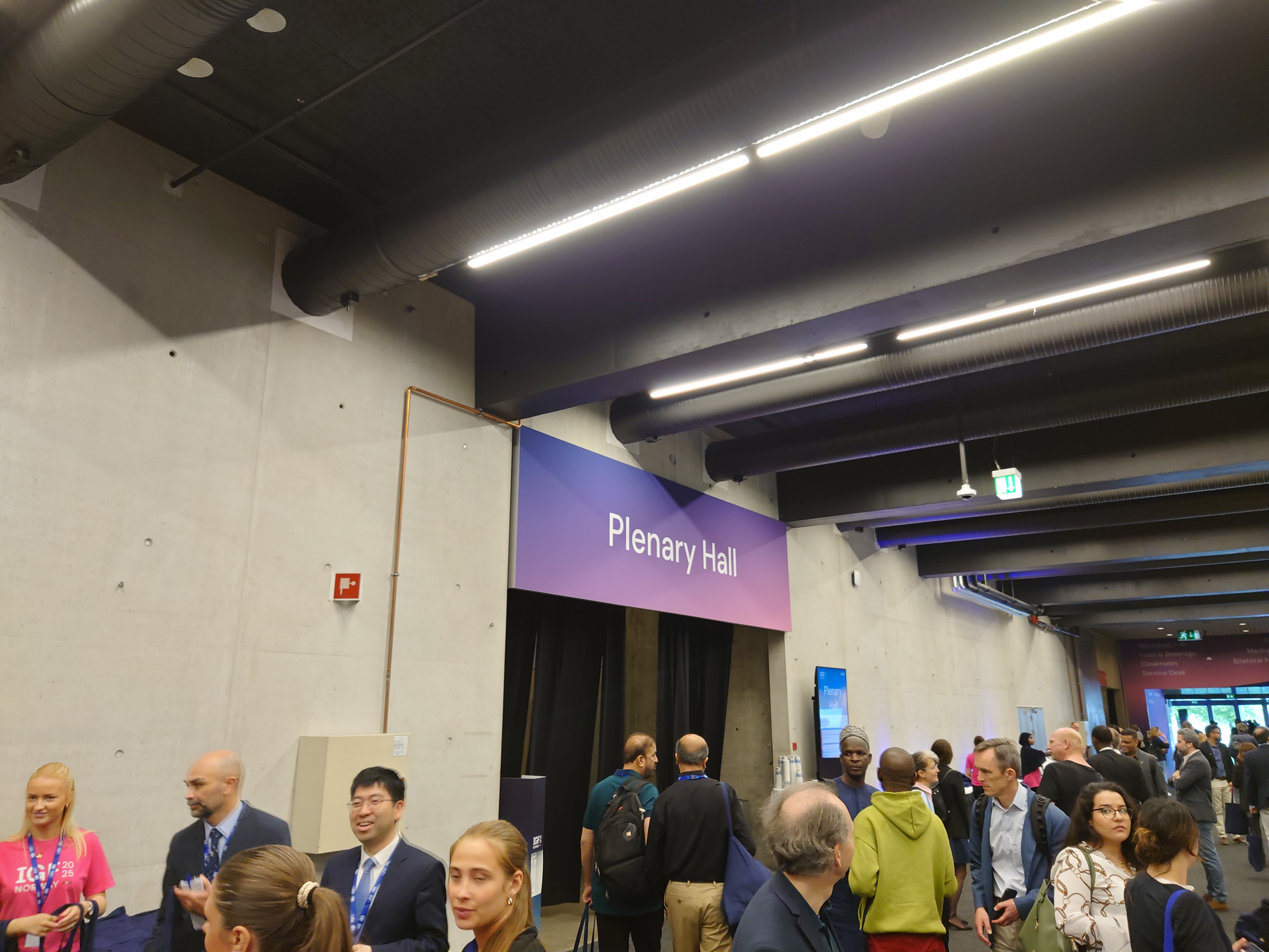 メインホール入り口