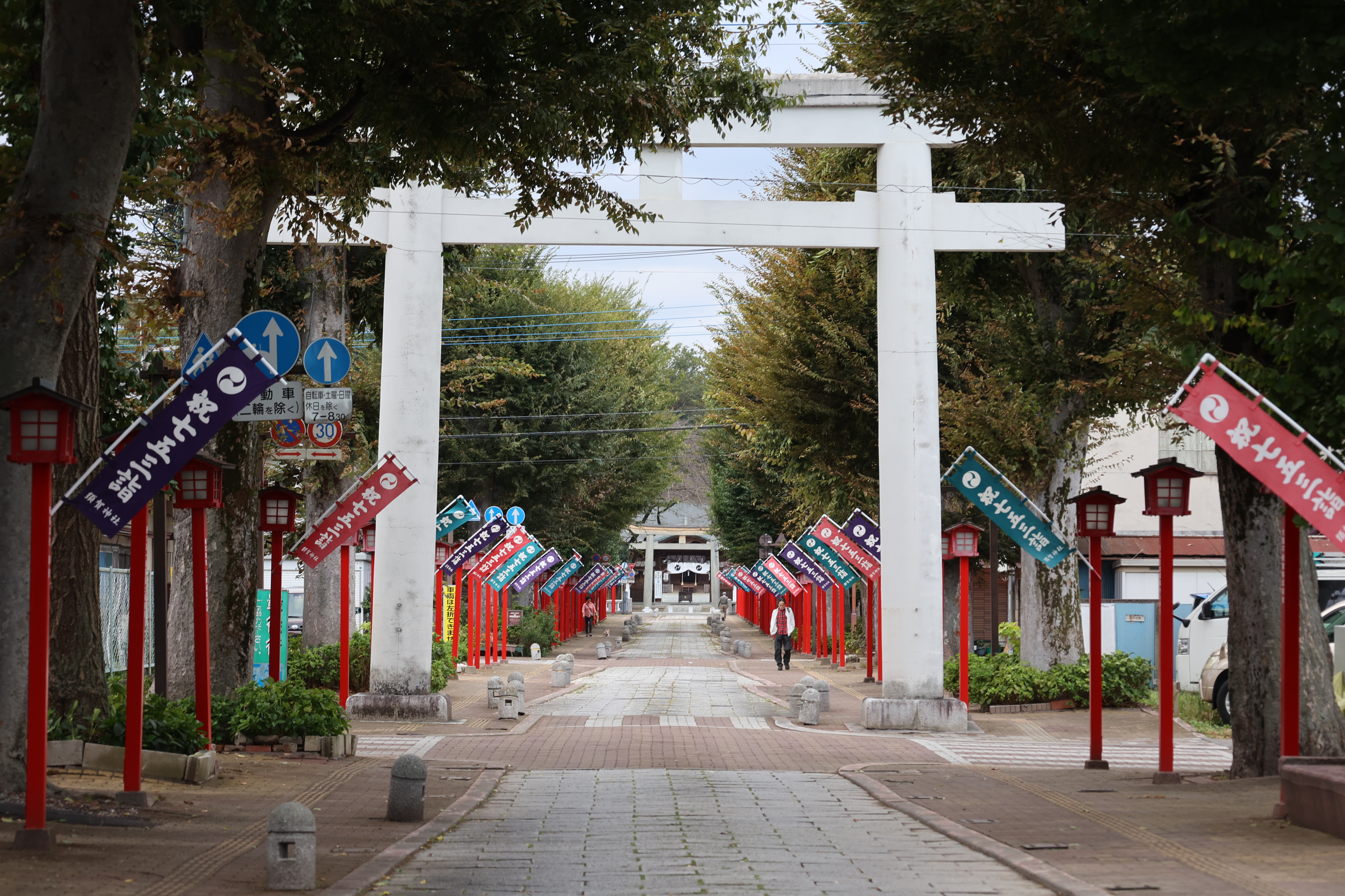 須賀神社の参道の鳥居