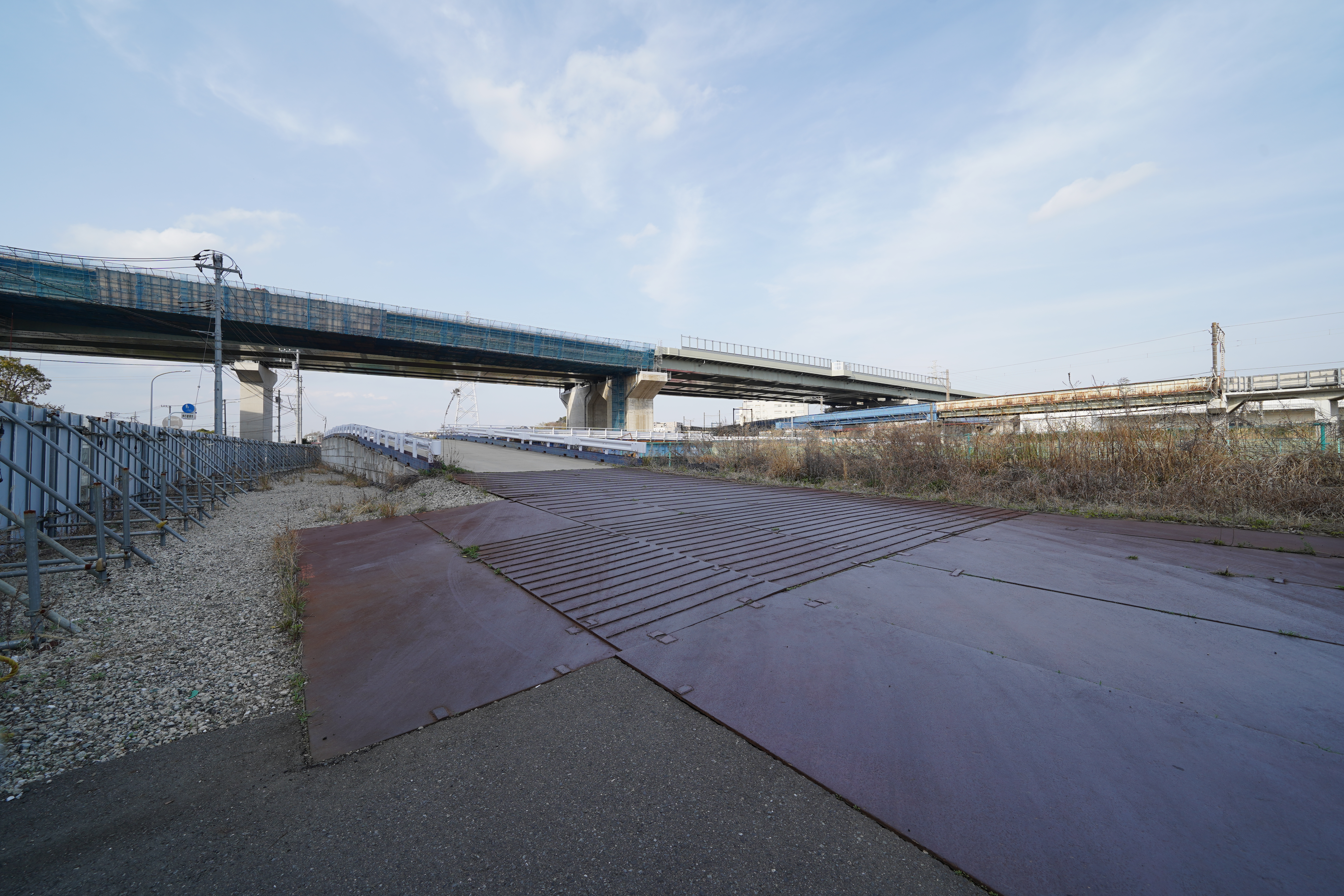 完成している橋桁２