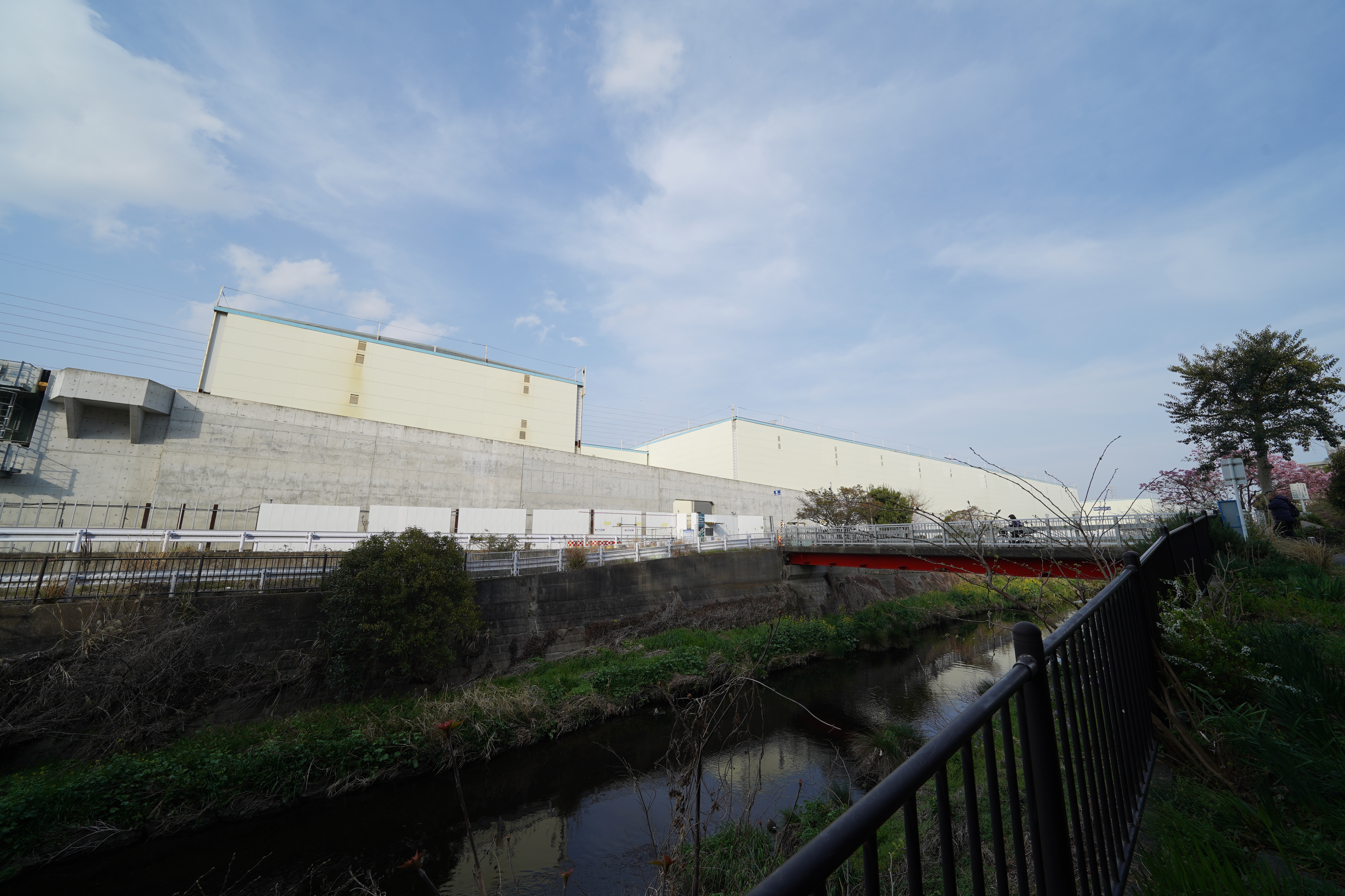 シールドトンネルの土砂を運ぶ建物１