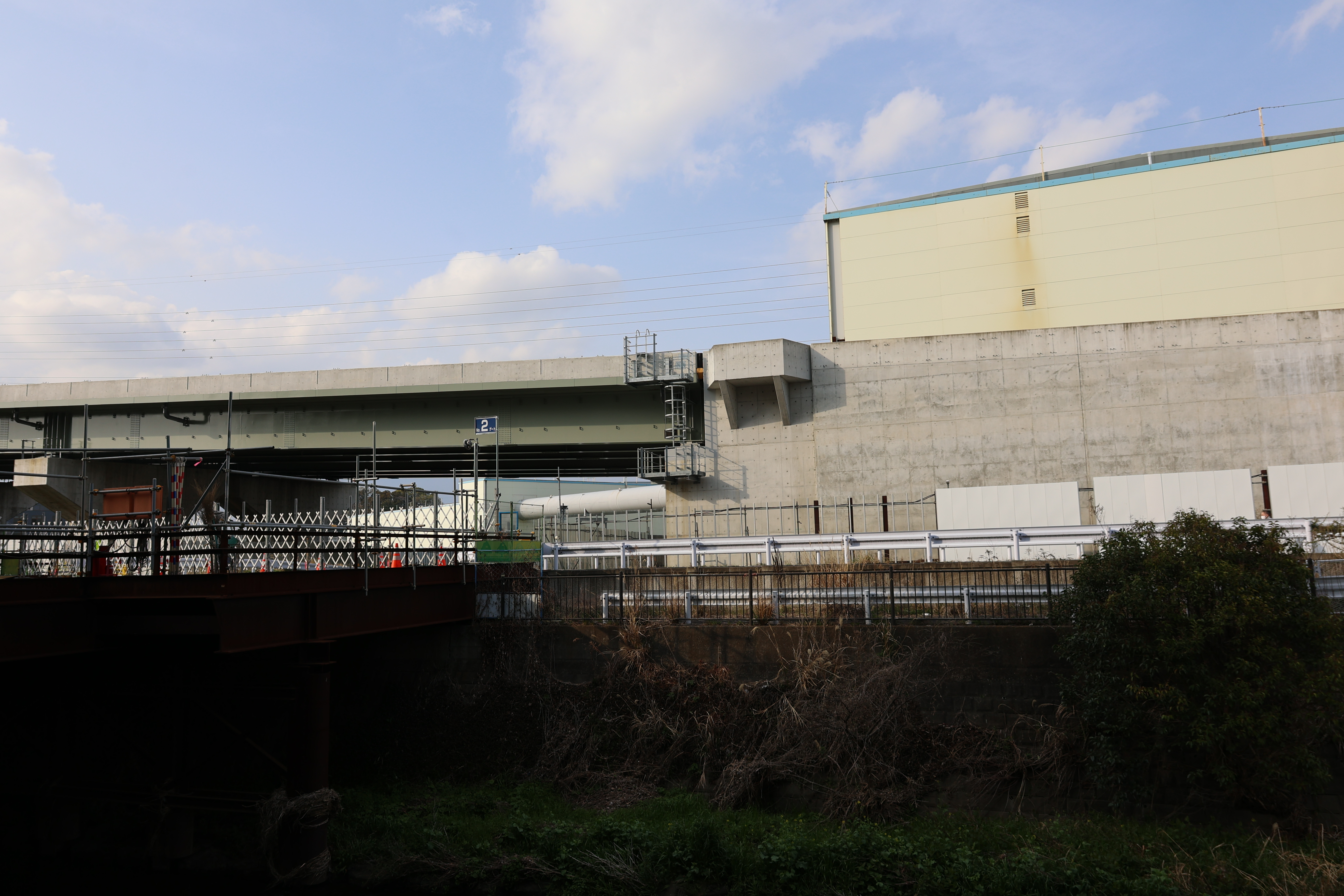 橋梁から土工部、地下へ続く部分 橋梁から土工部、地下へ続く部分