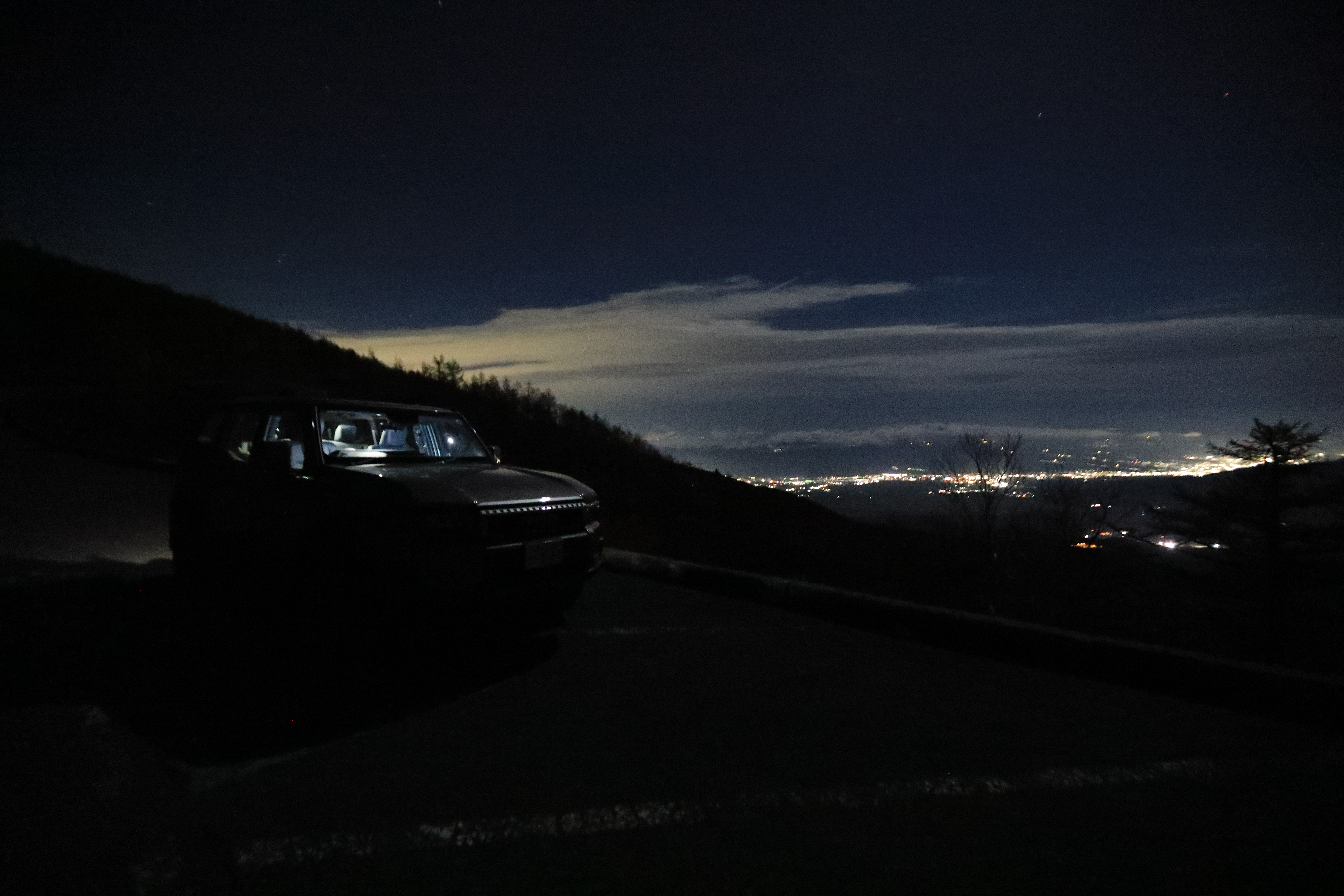 ランドクルーザー250と御殿場市の夜景