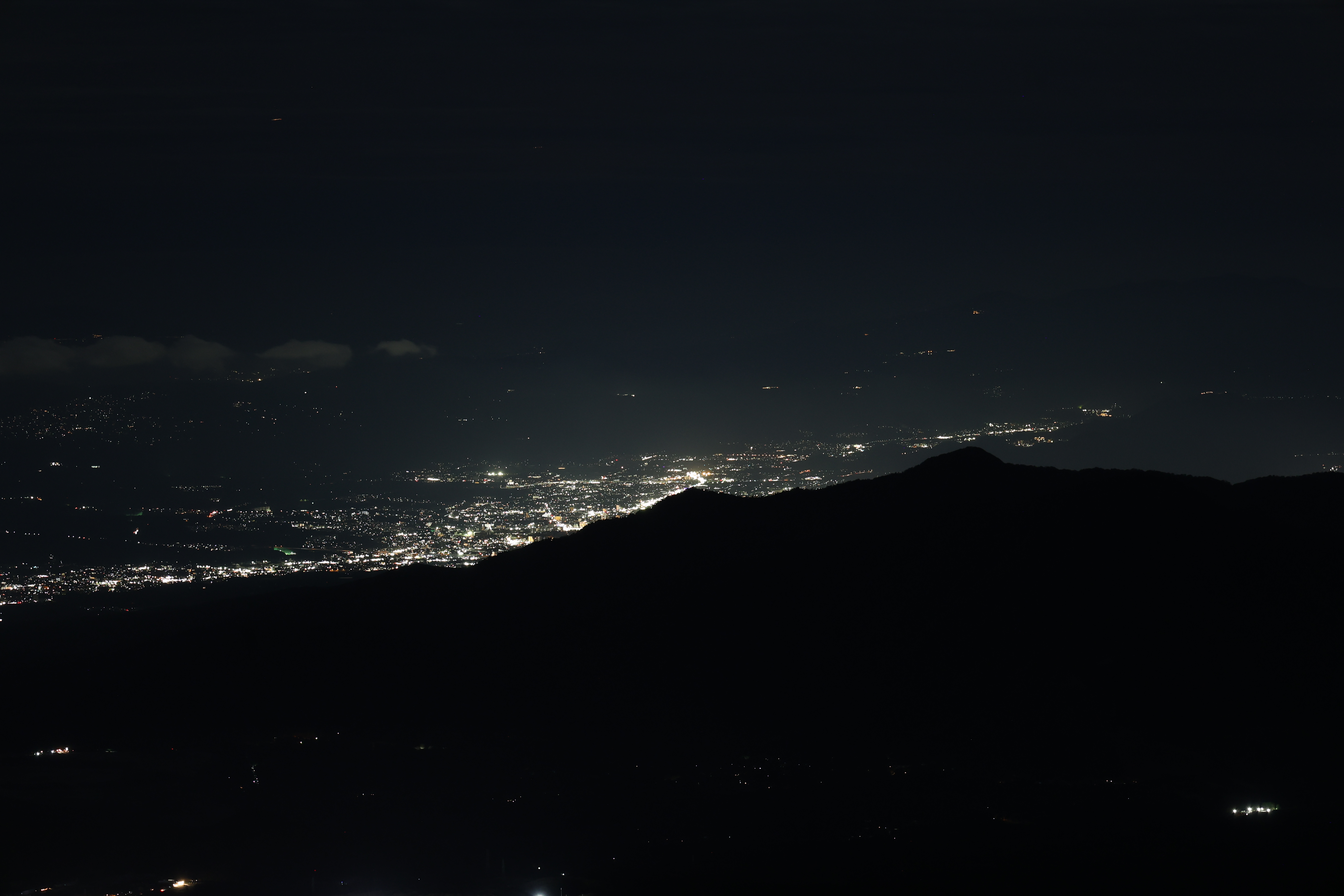 富士山からの御殿場市の夜景（望遠）