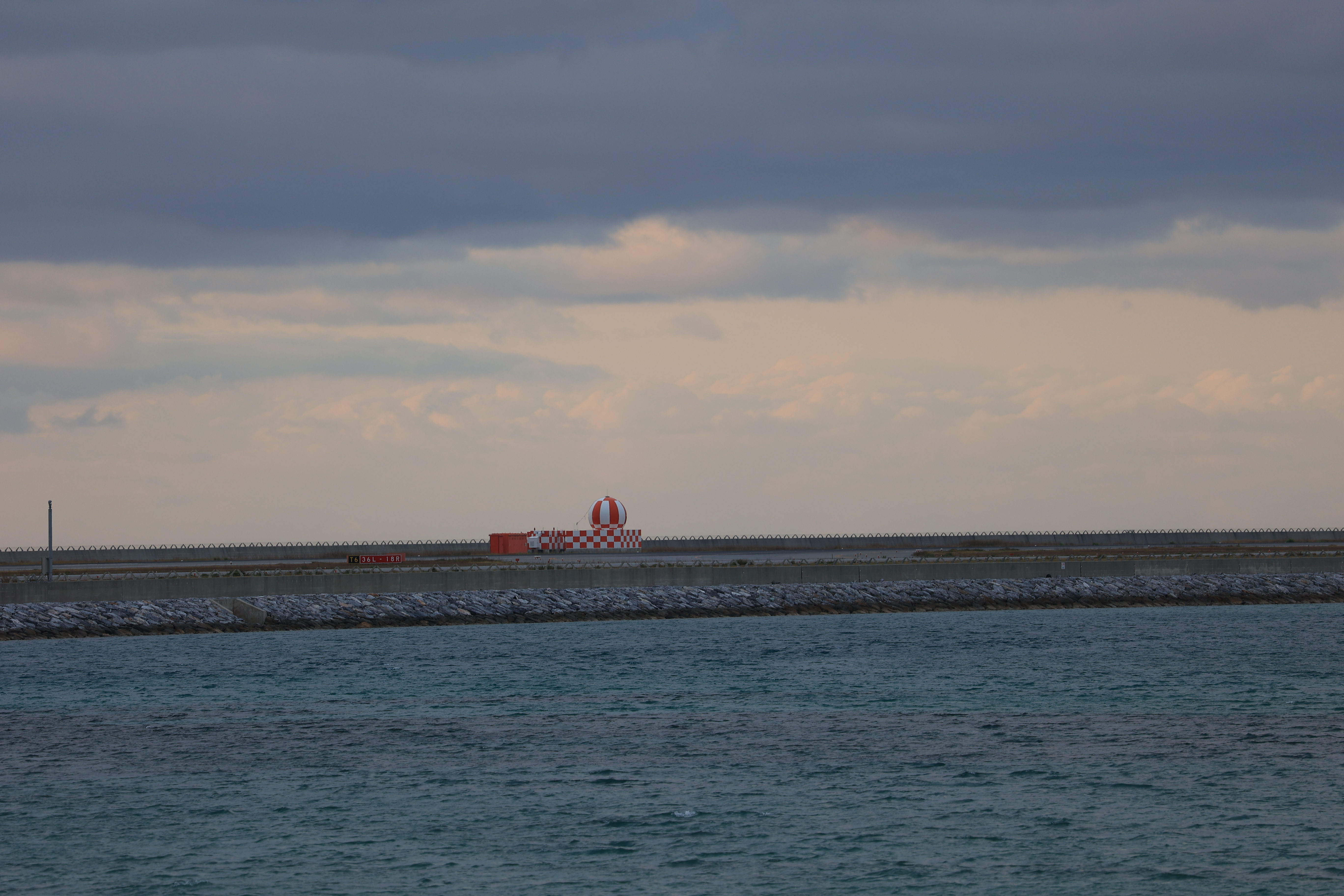 海の中の第二滑走路３