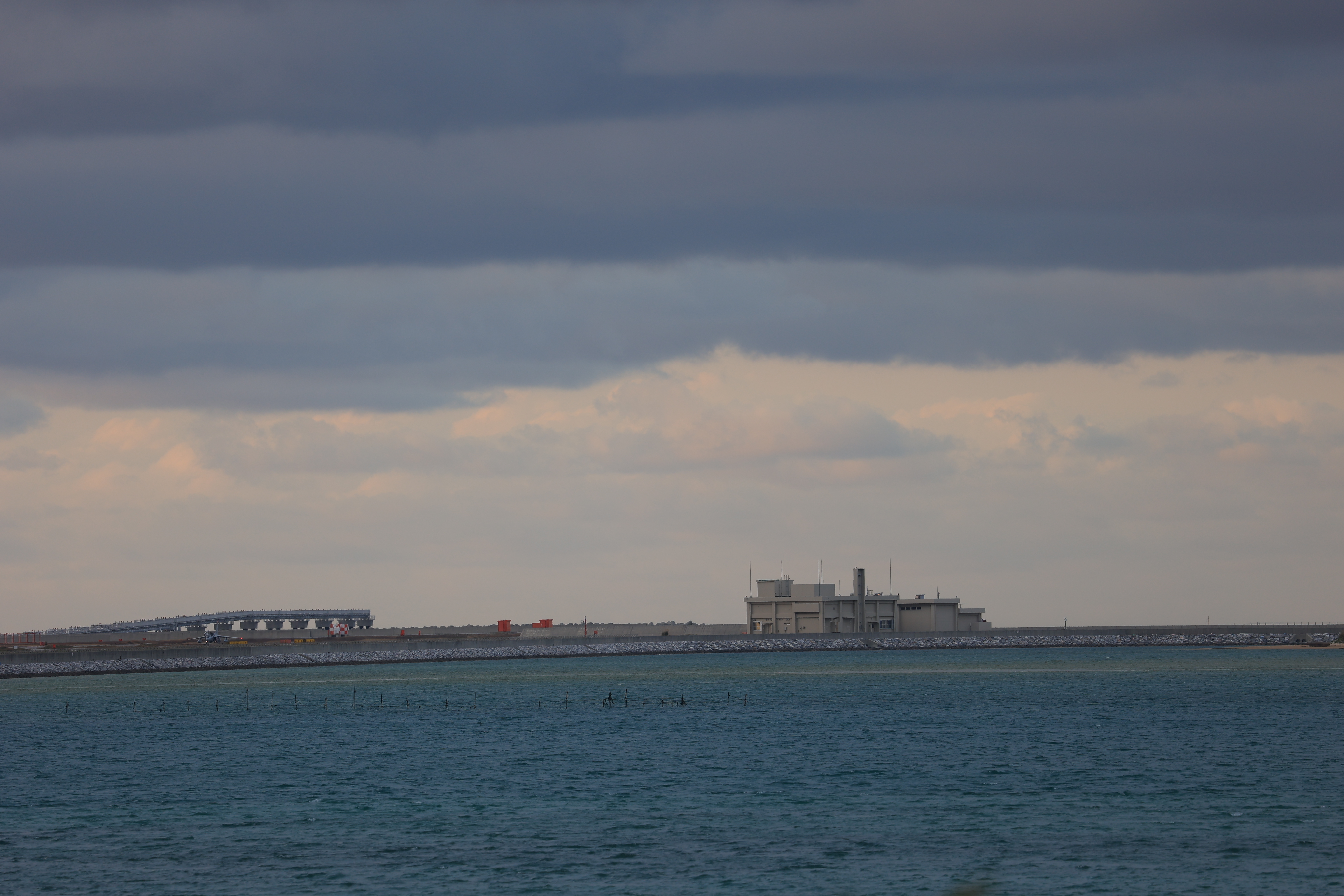 海の中の第二滑走路４