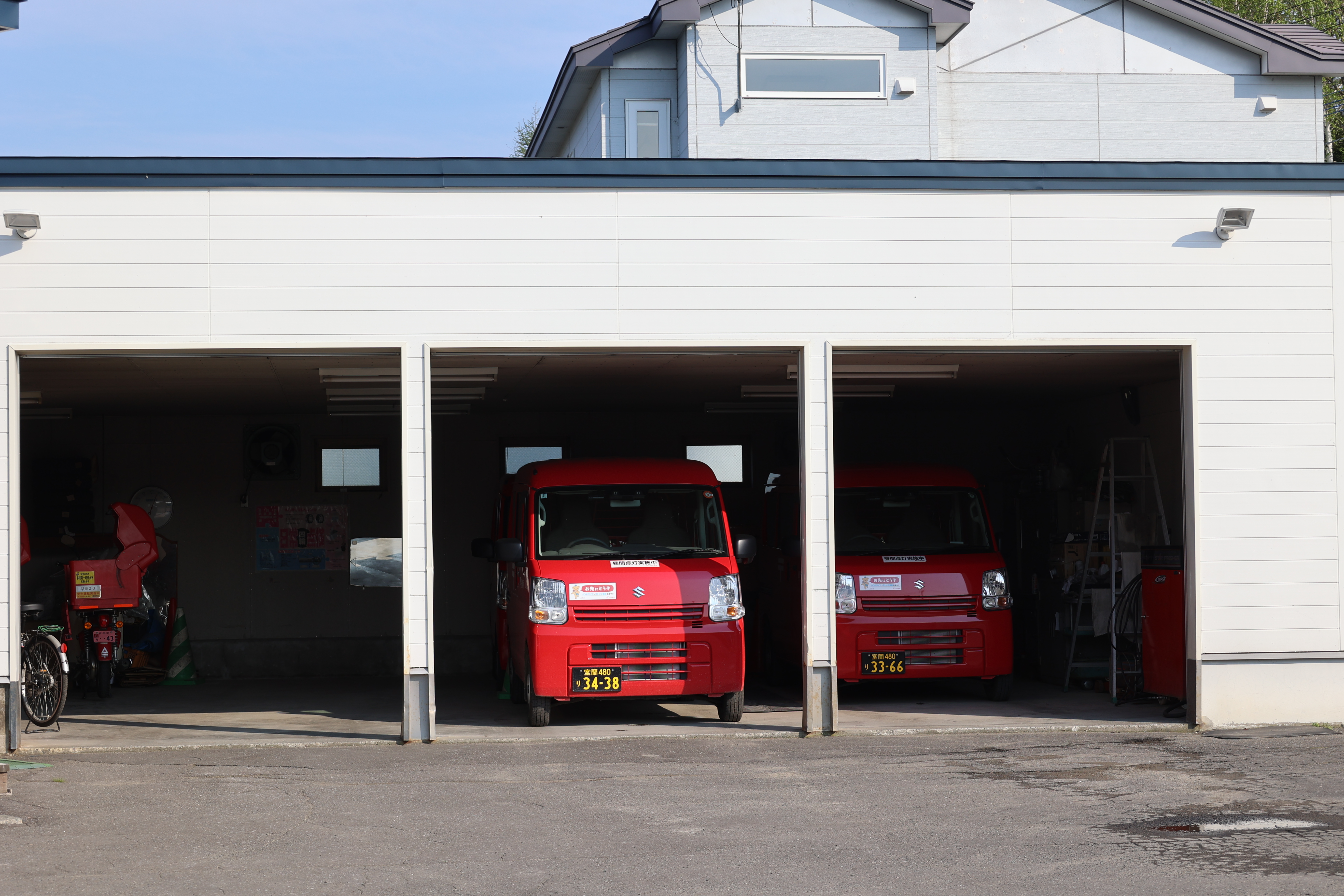 配送車用倉庫は普通２