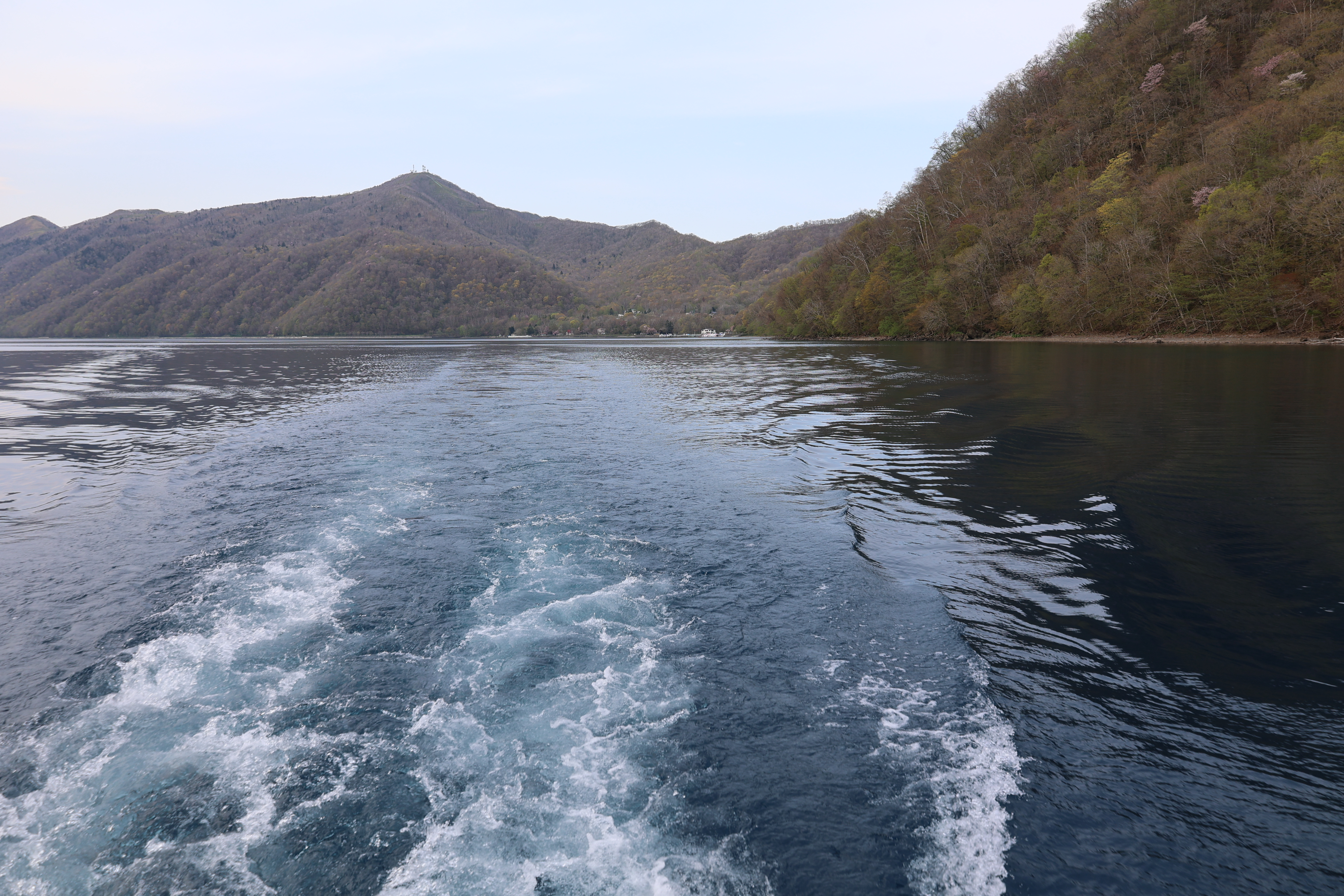 船尾のスクリュー跡
