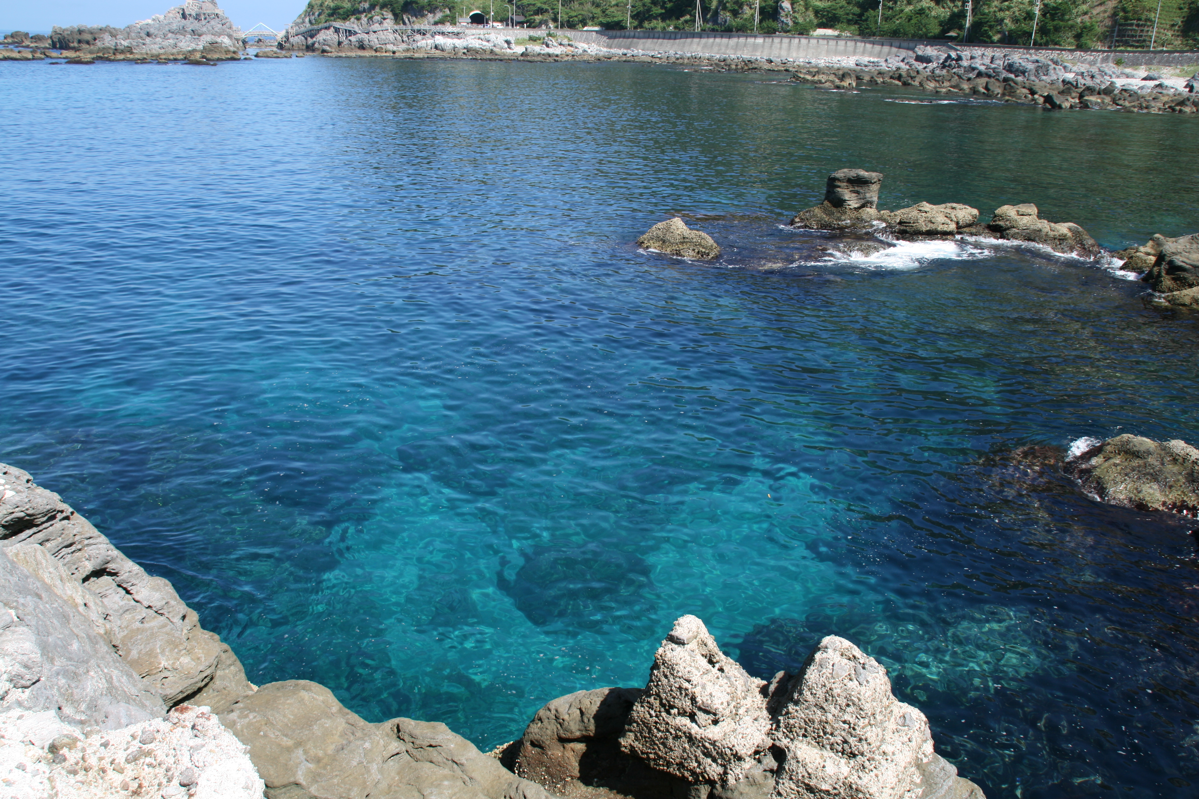 エメラルドグリーンの海 エメラルドグリーンの海