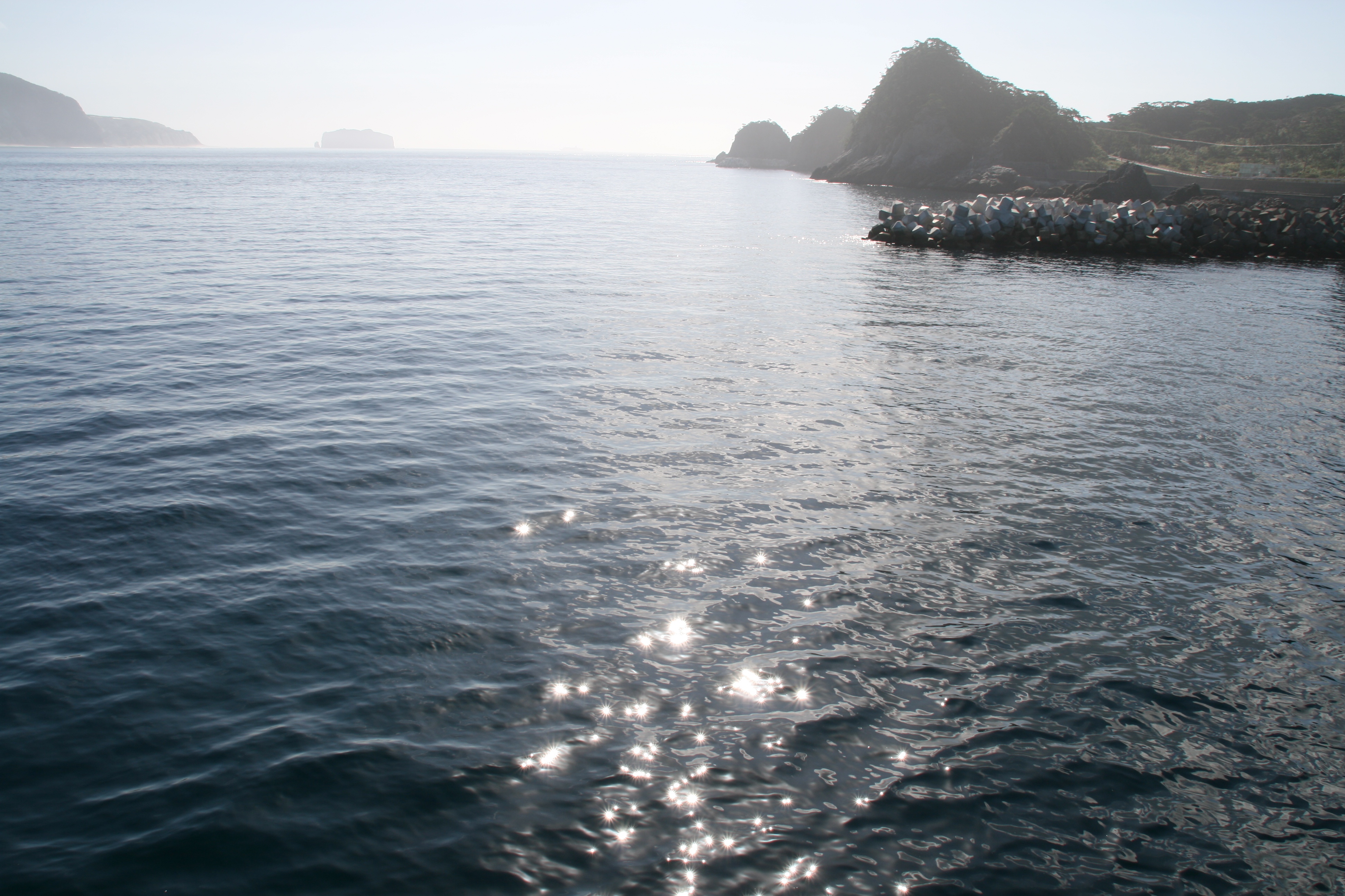 海面がまぶしい 海面がまぶしい