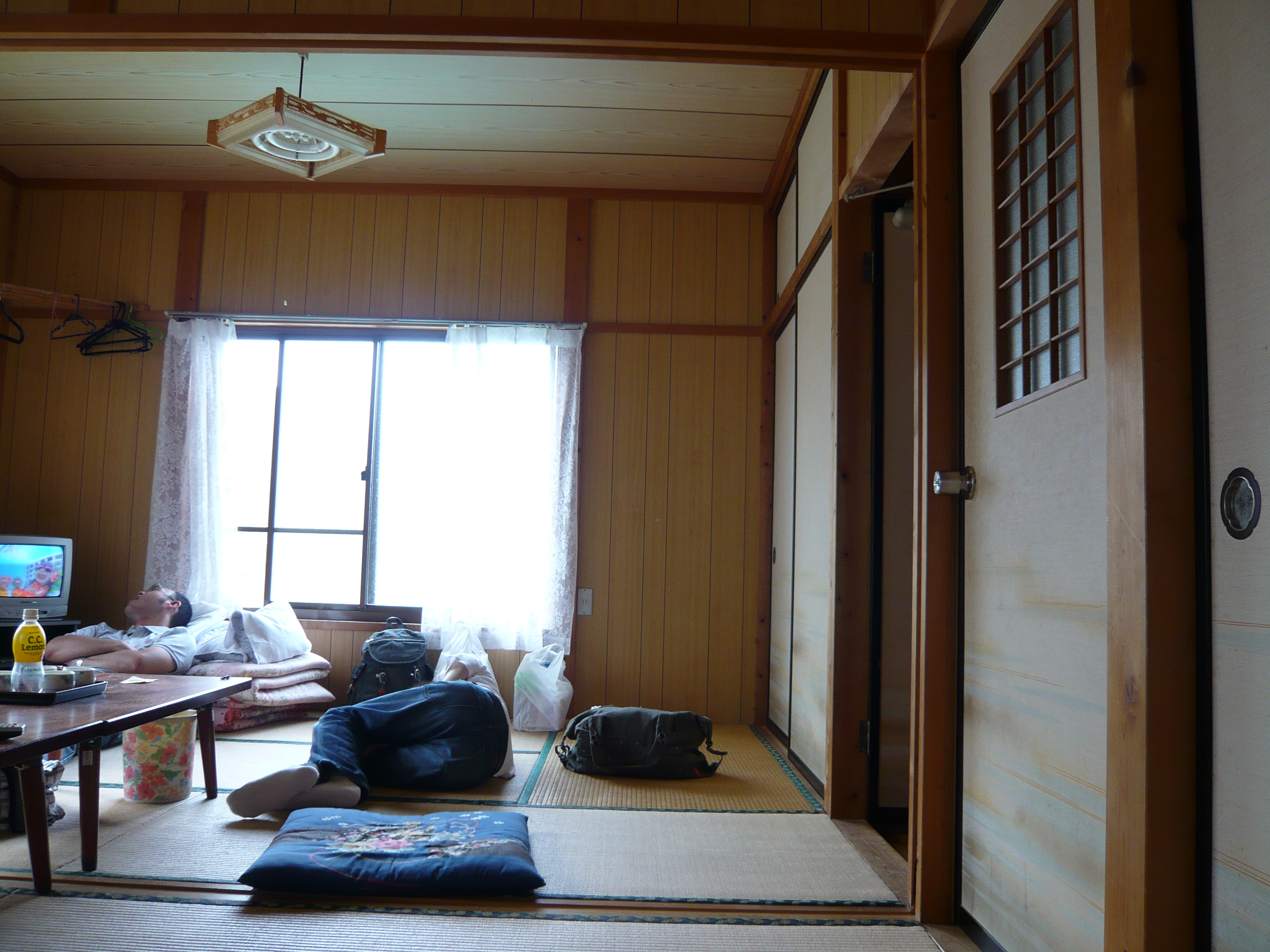 民宿の部屋の中１