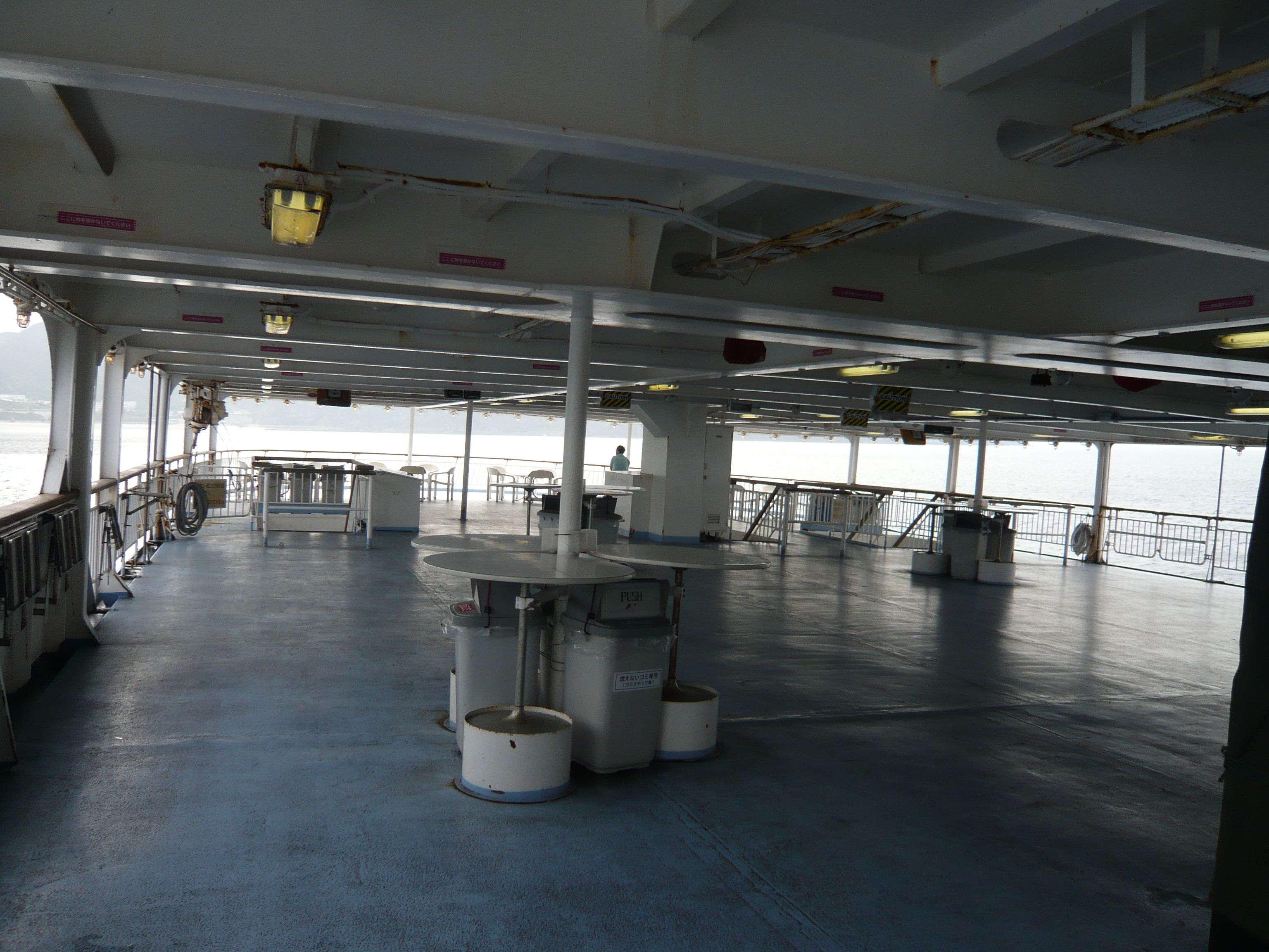 甲板デッキ２