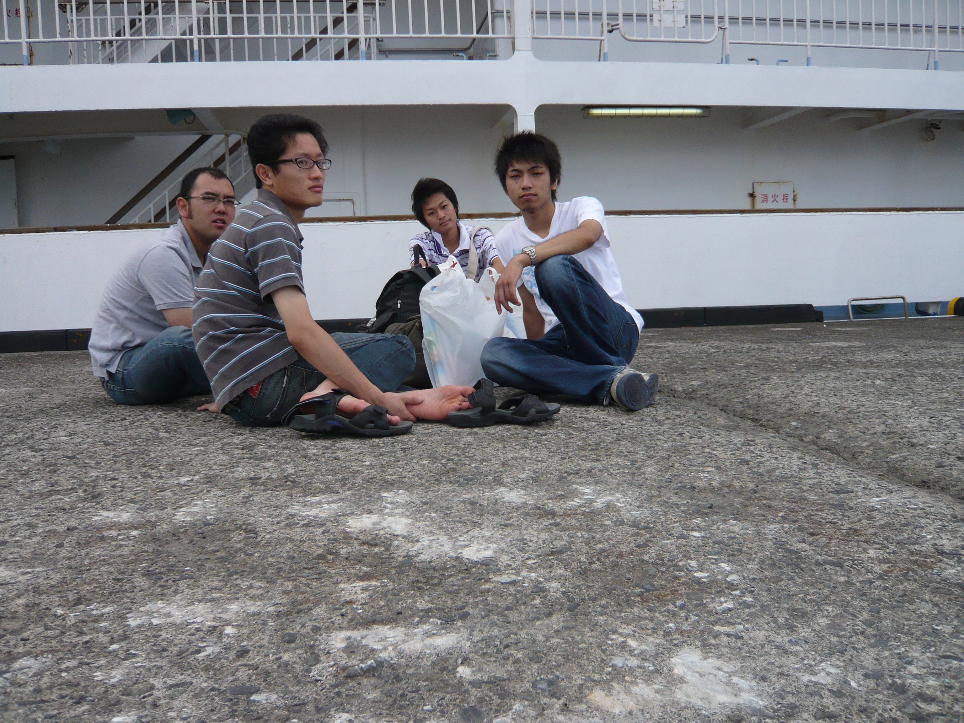 乗船待機中の記念撮影