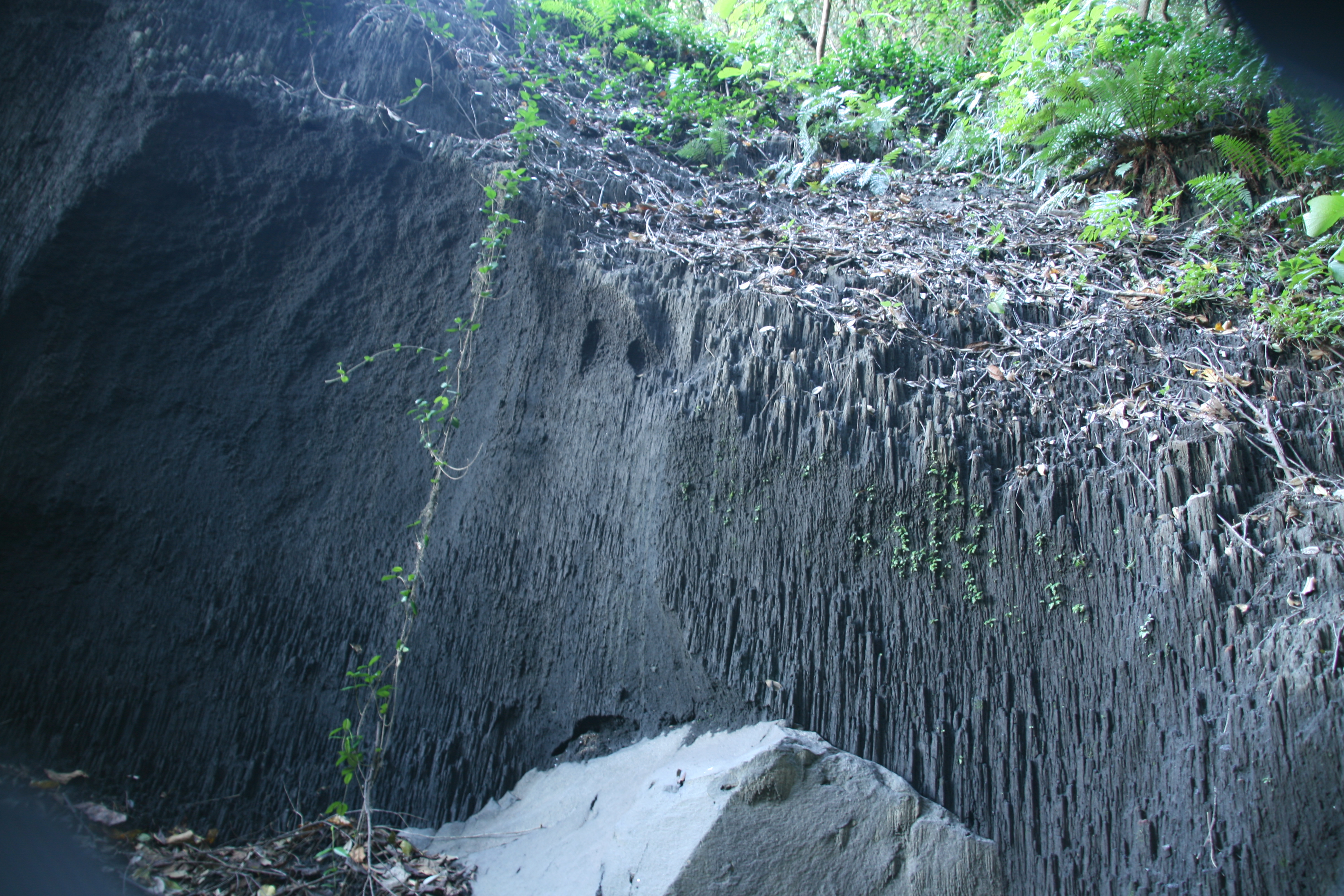 洞窟っぽい岩場１