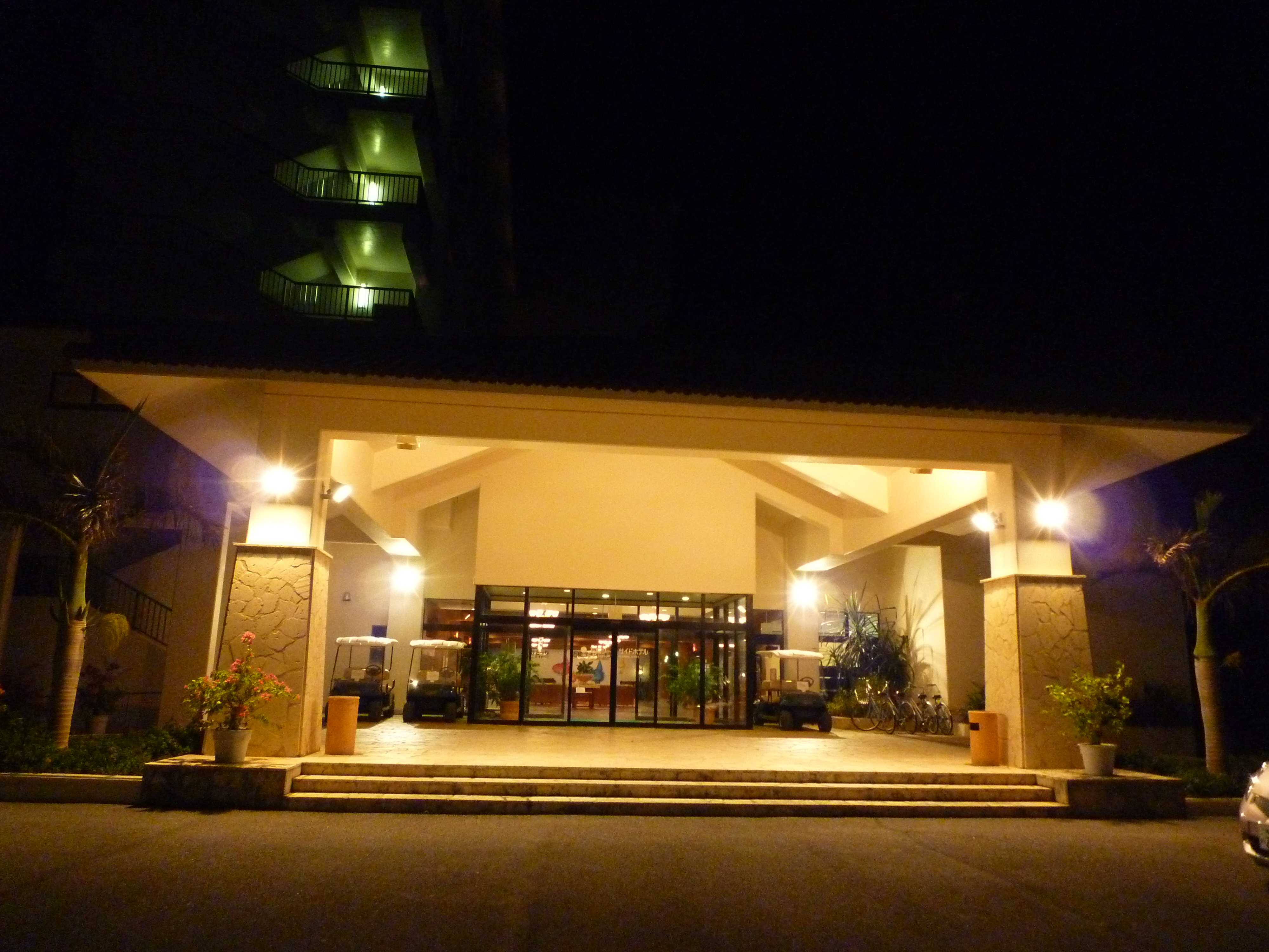 石垣シーサイドホテルの入り口