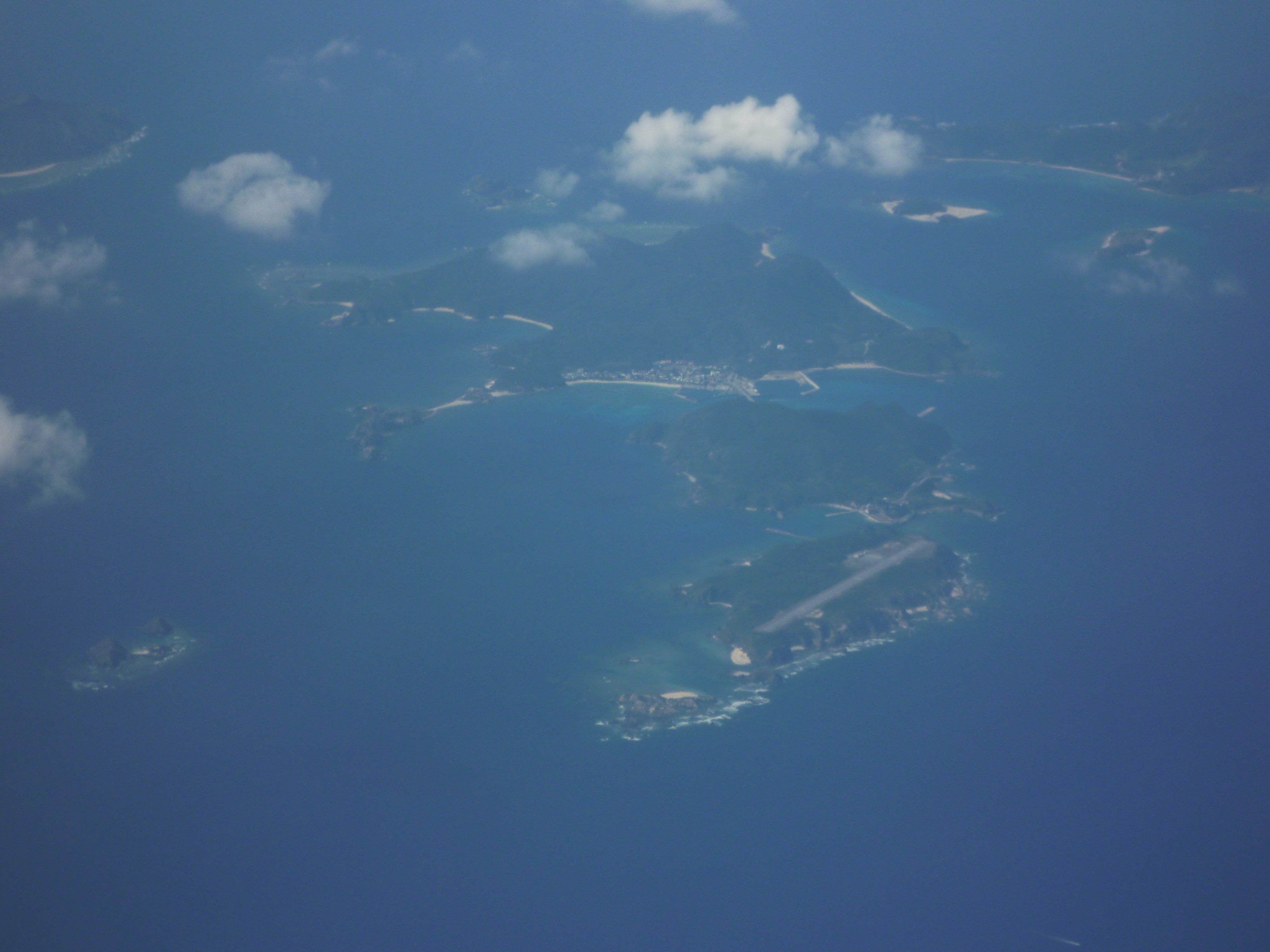 八重山諸島の滑走路
