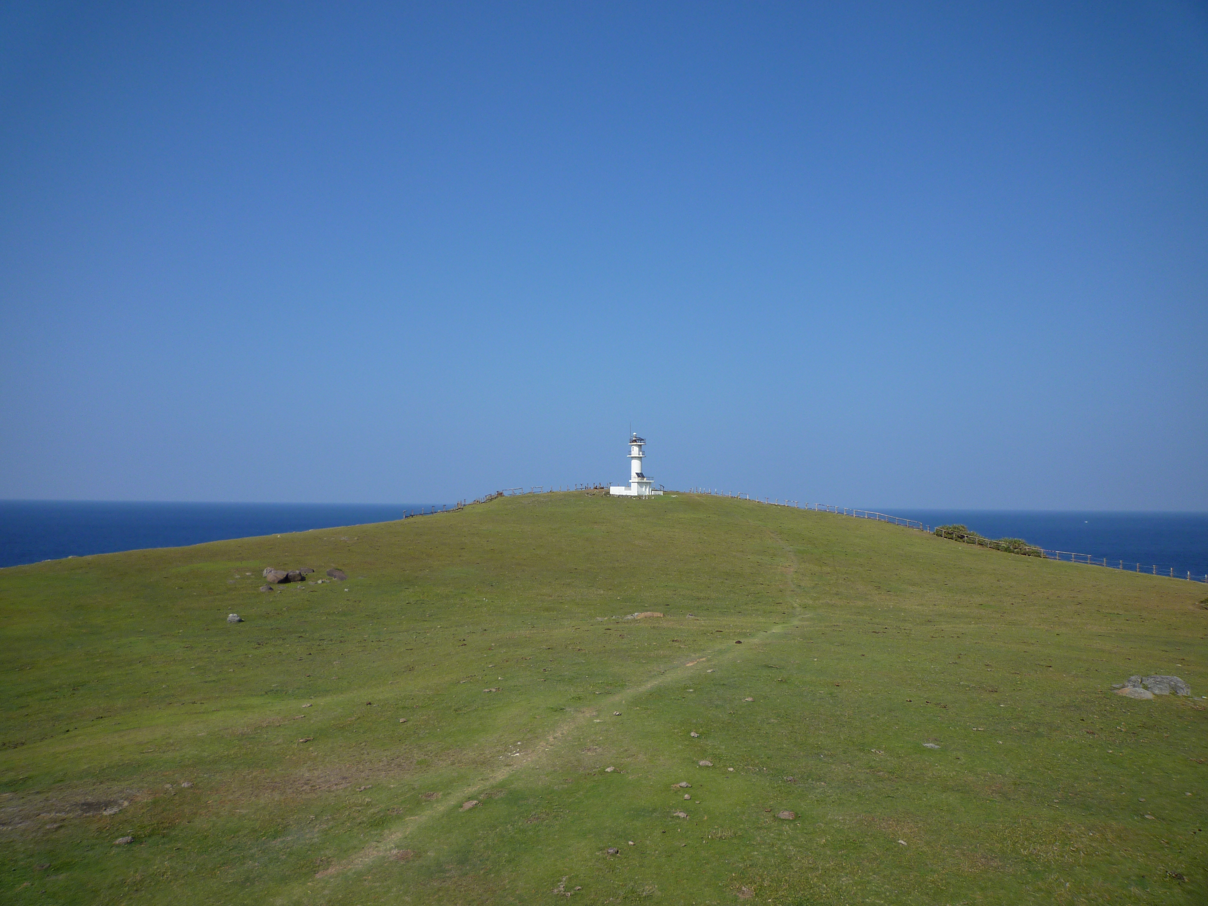 丘の上にある灯台