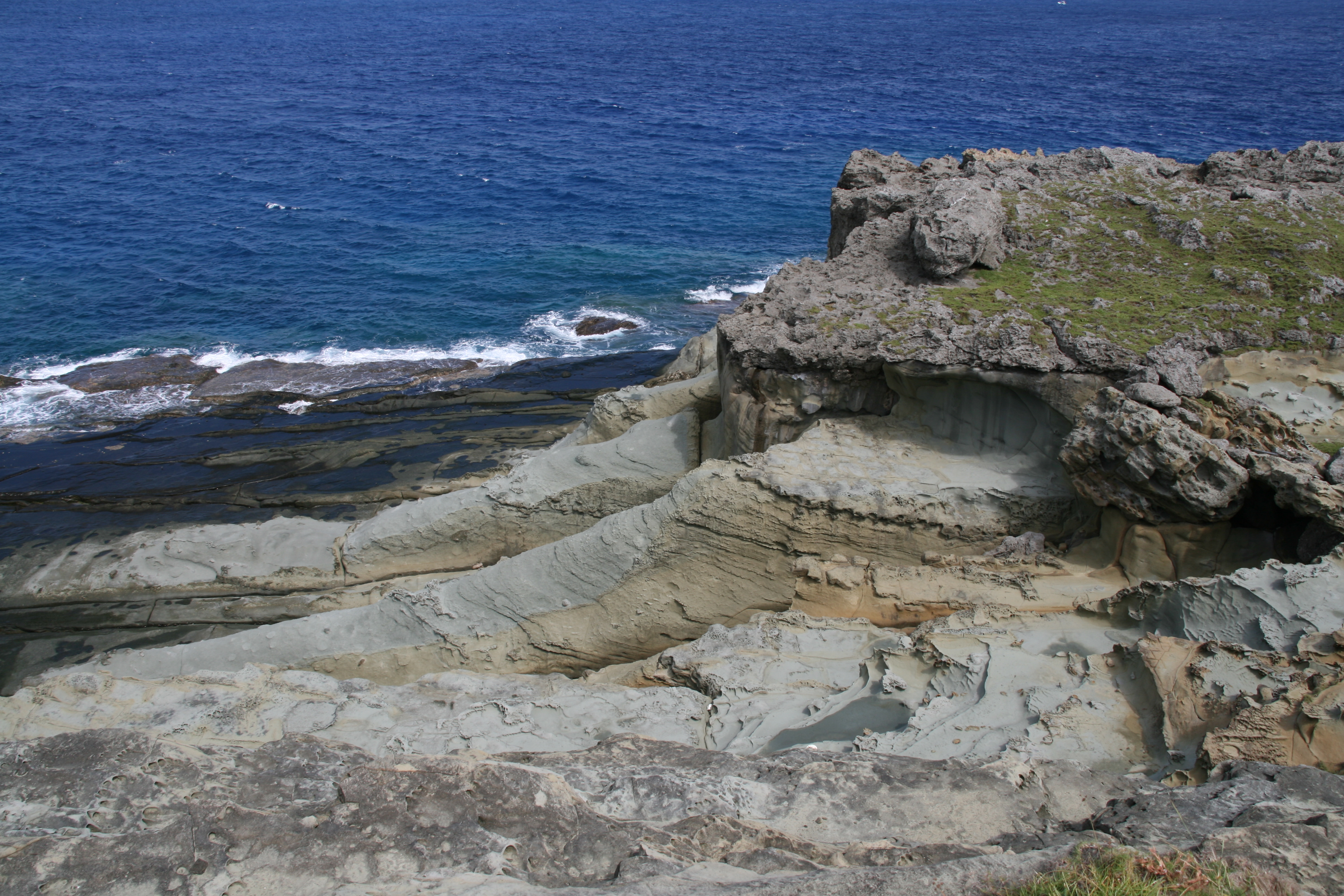 削られている海岸